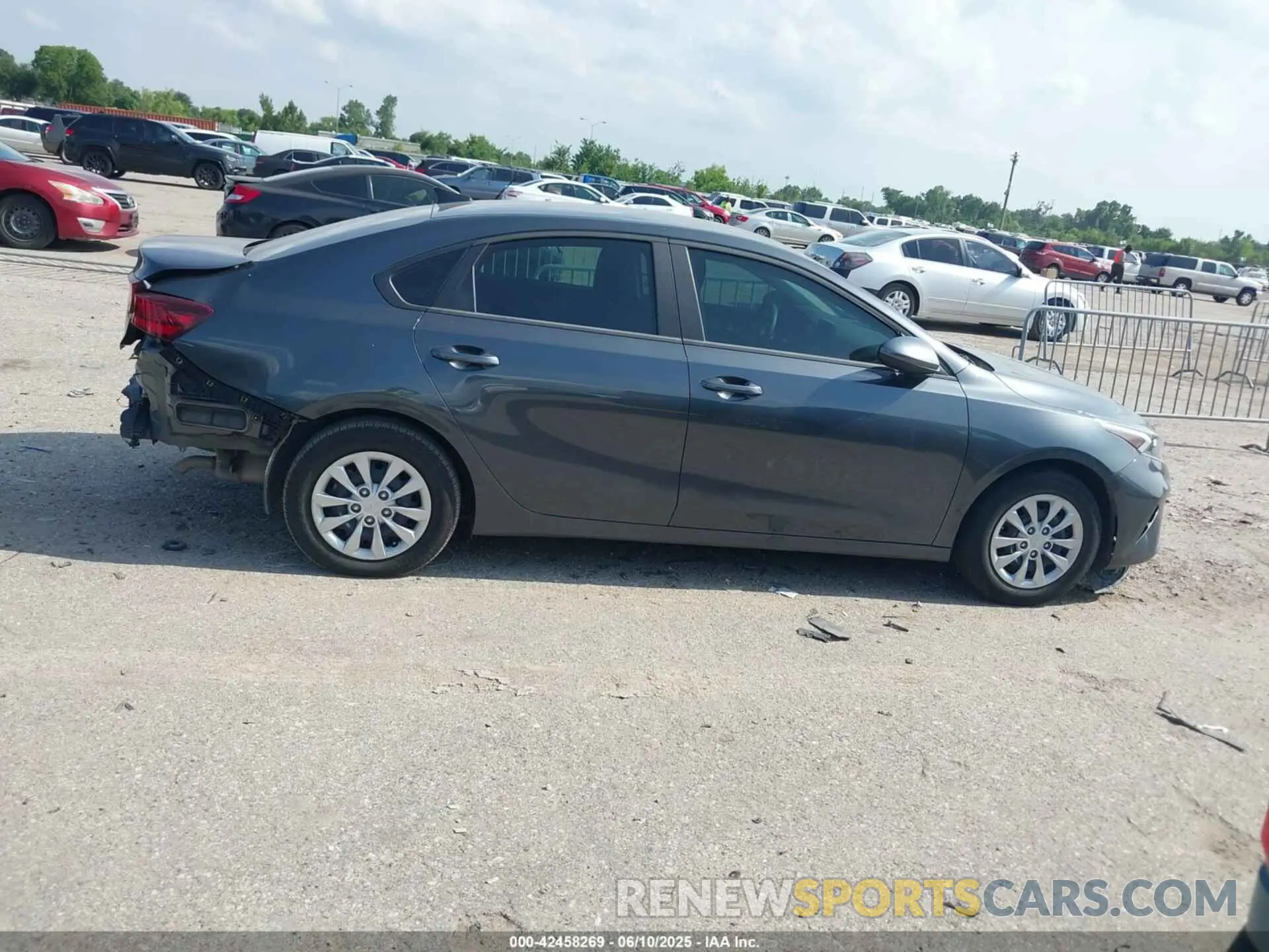 13 Photograph of a damaged car 3KPF24AD0RE821293 KIA FORTE 2024