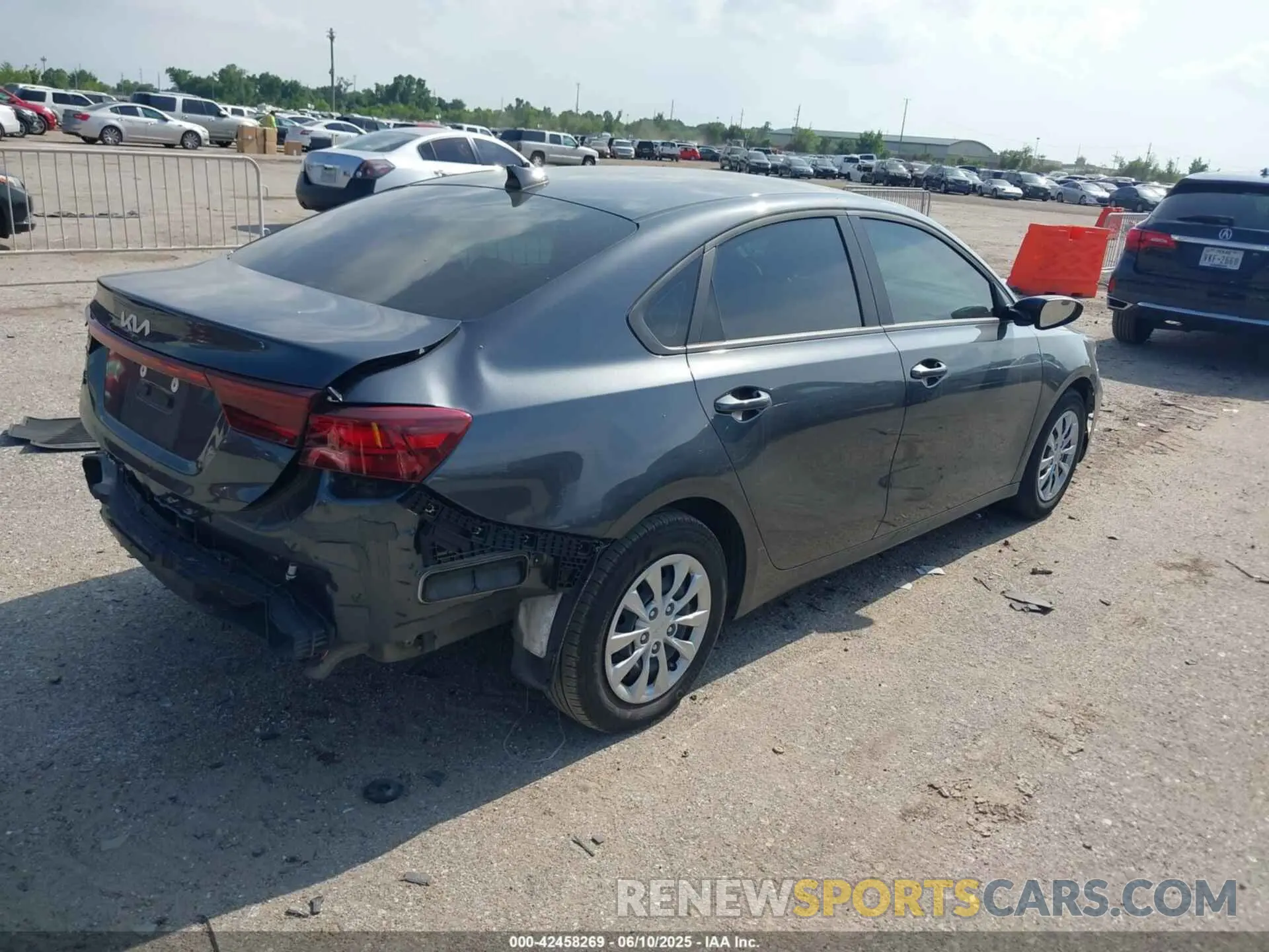 4 Photograph of a damaged car 3KPF24AD0RE821293 KIA FORTE 2024