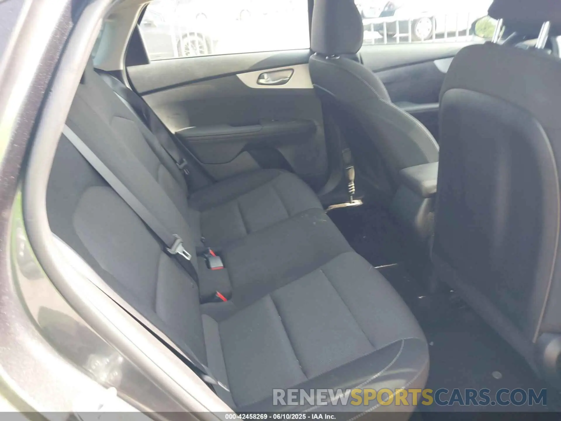 8 Photograph of a damaged car 3KPF24AD0RE821293 KIA FORTE 2024