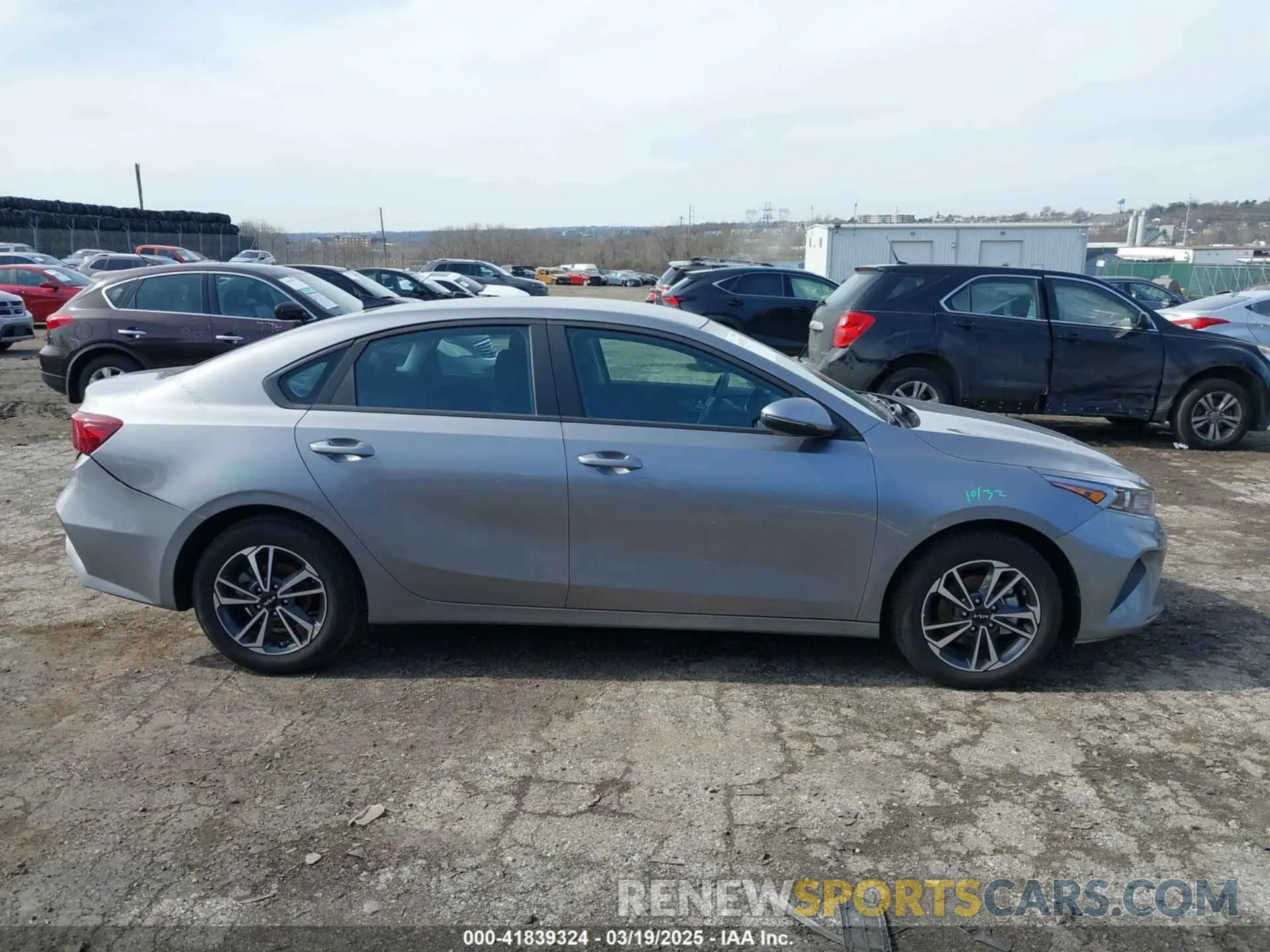 13 Photograph of a damaged car 3KPF24AD0RE836196 KIA FORTE 2024