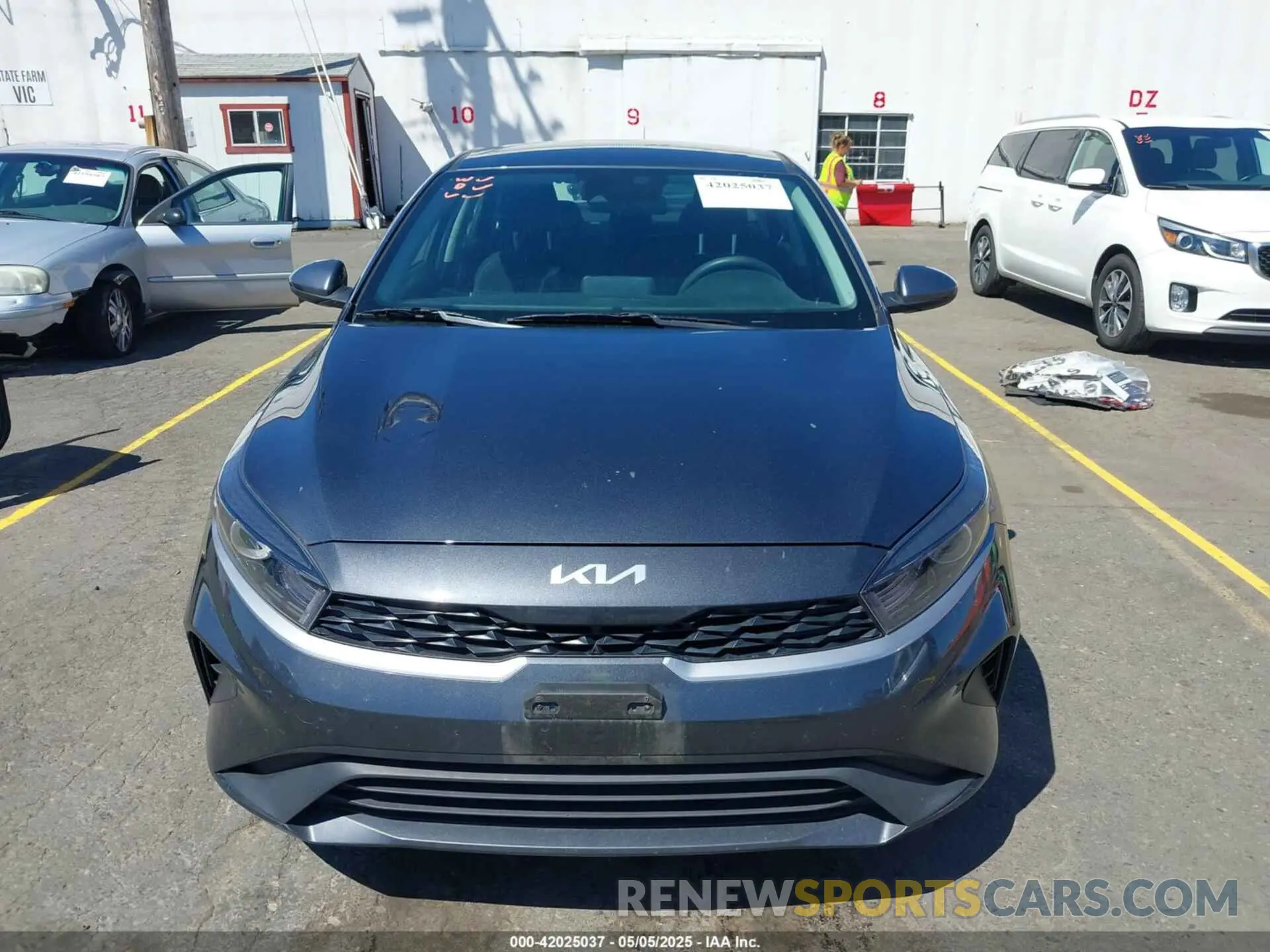 12 Photograph of a damaged car 3KPF24AD1RE695297 KIA FORTE 2024