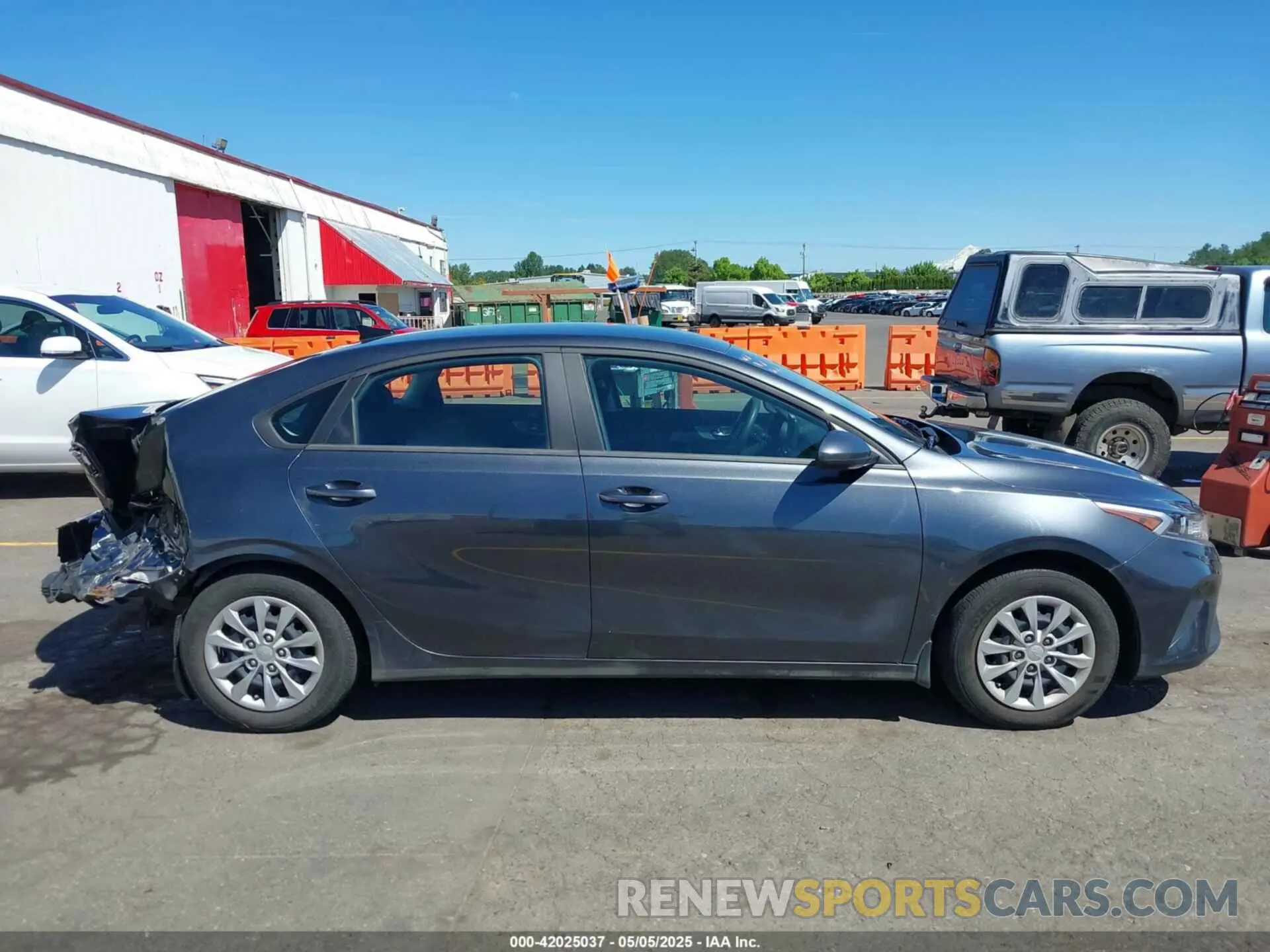 13 Photograph of a damaged car 3KPF24AD1RE695297 KIA FORTE 2024