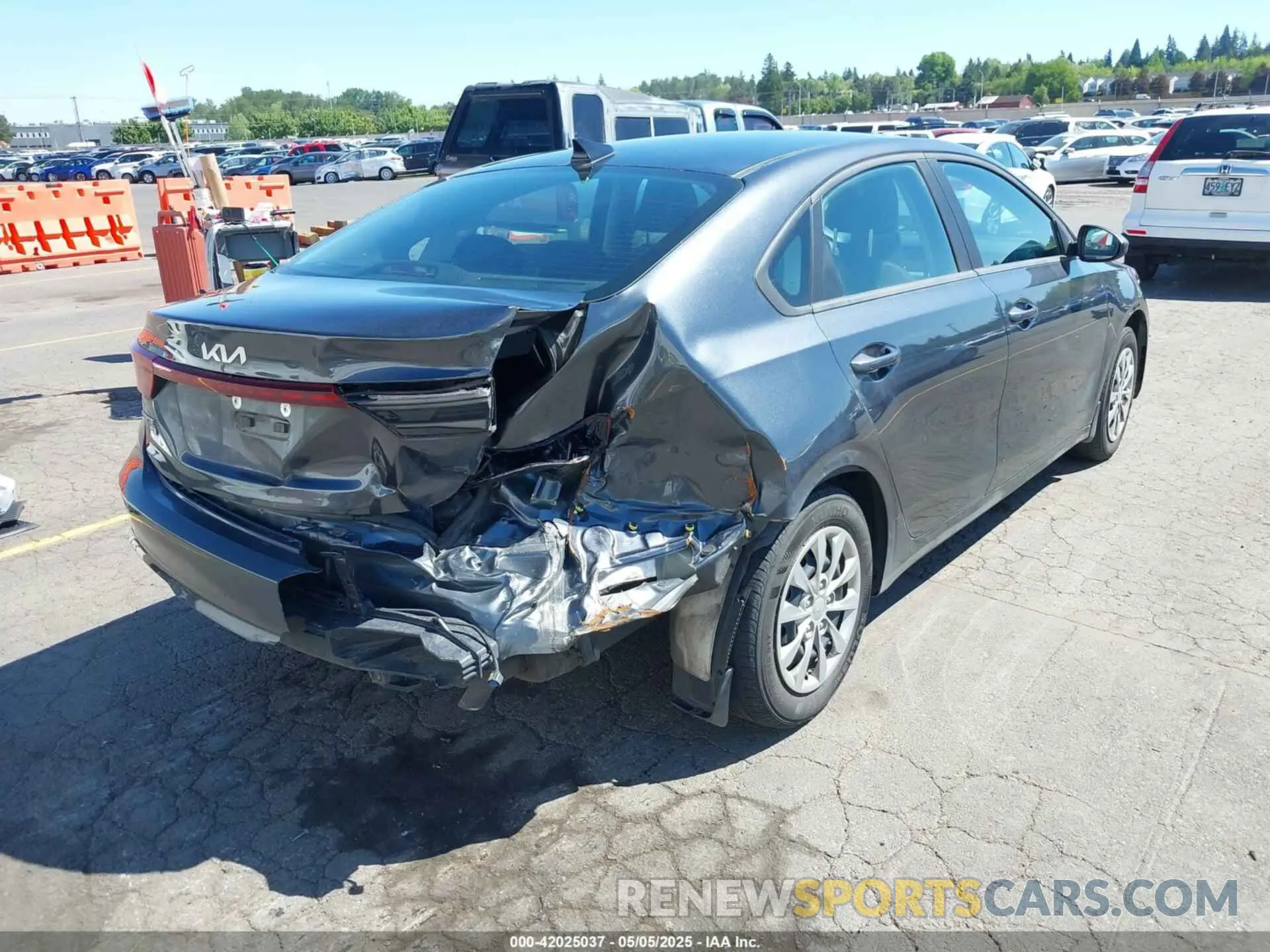 4 Photograph of a damaged car 3KPF24AD1RE695297 KIA FORTE 2024
