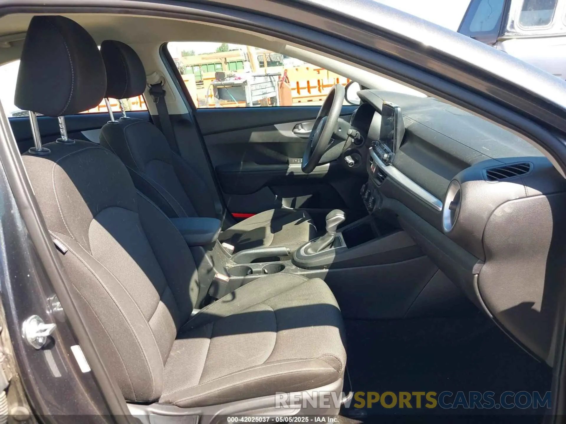 5 Photograph of a damaged car 3KPF24AD1RE695297 KIA FORTE 2024