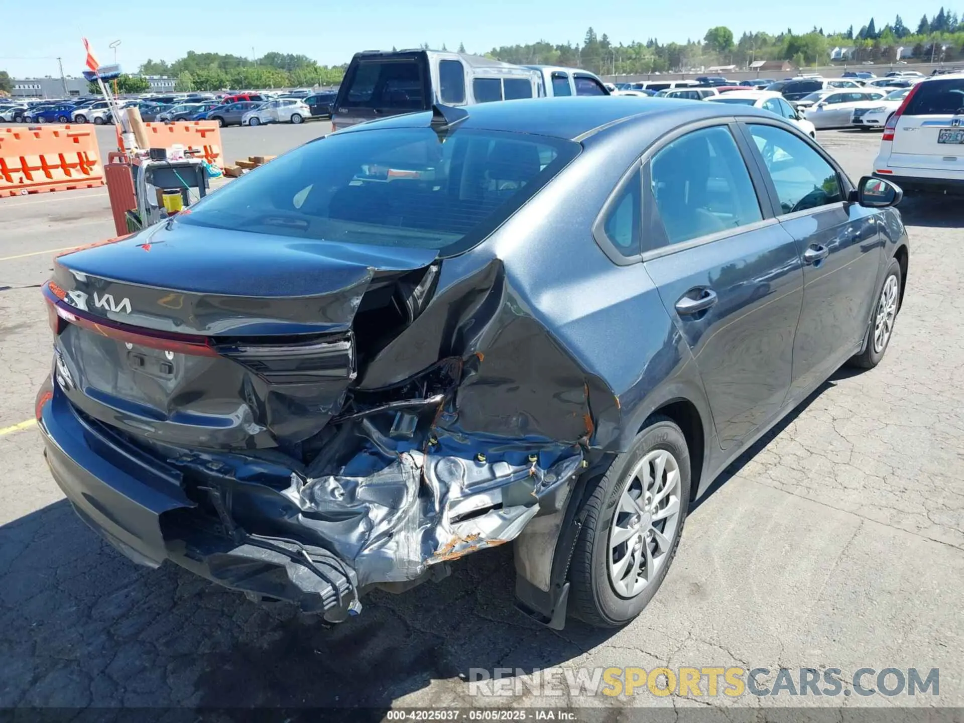 6 Photograph of a damaged car 3KPF24AD1RE695297 KIA FORTE 2024