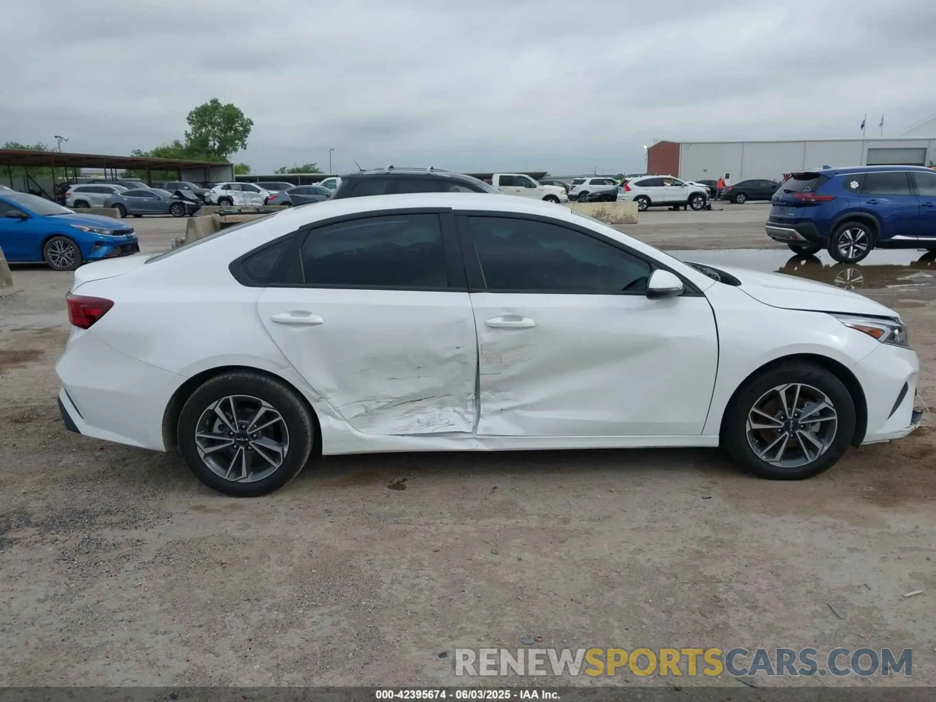 12 Photograph of a damaged car 3KPF24AD1RE702555 KIA FORTE 2024