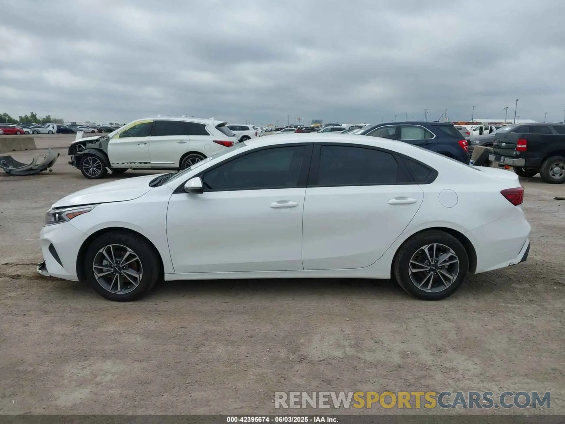 13 Photograph of a damaged car 3KPF24AD1RE702555 KIA FORTE 2024