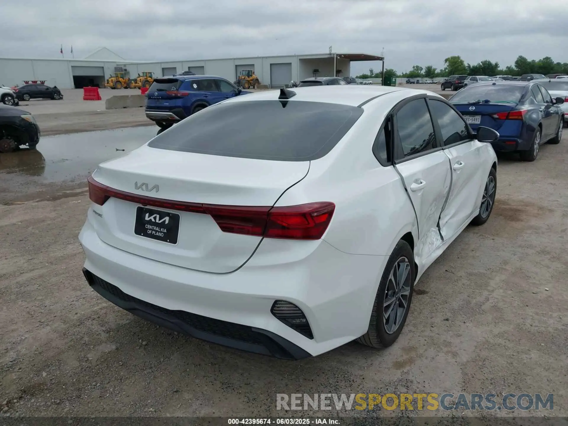 4 Photograph of a damaged car 3KPF24AD1RE702555 KIA FORTE 2024
