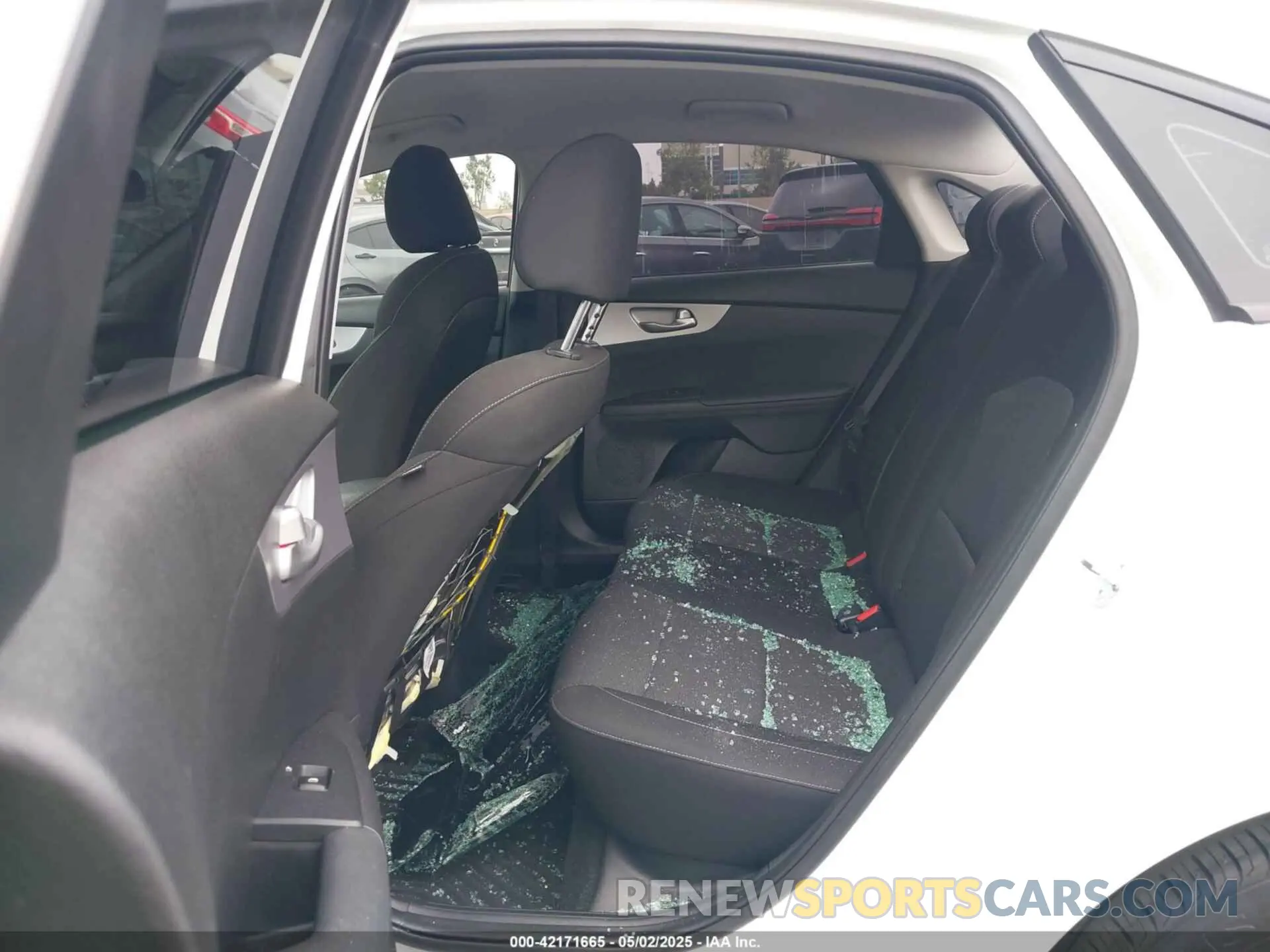 8 Photograph of a damaged car 3KPF24AD1RE708176 KIA FORTE 2024