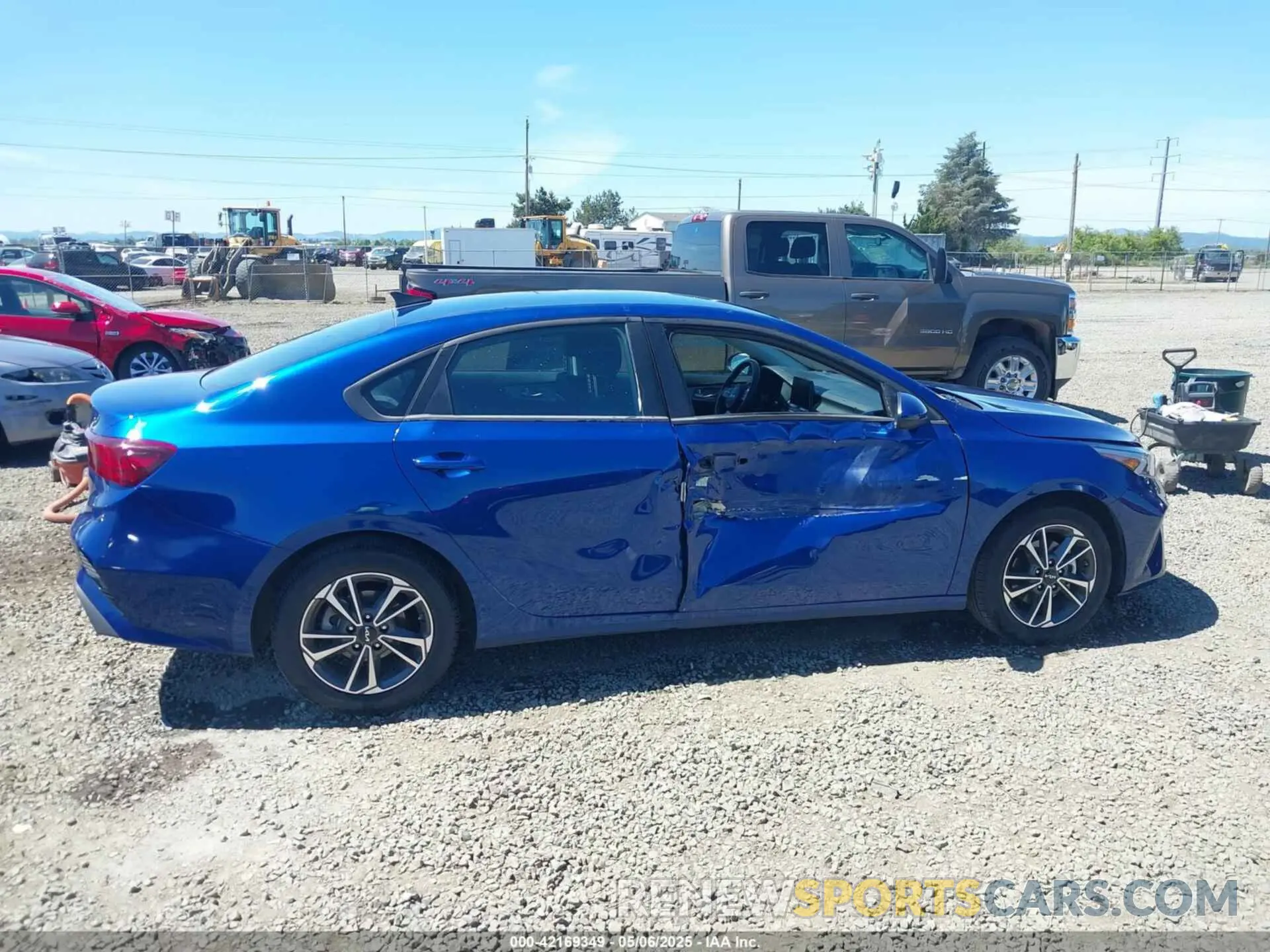 13 Photograph of a damaged car 3KPF24AD1RE742764 KIA FORTE 2024