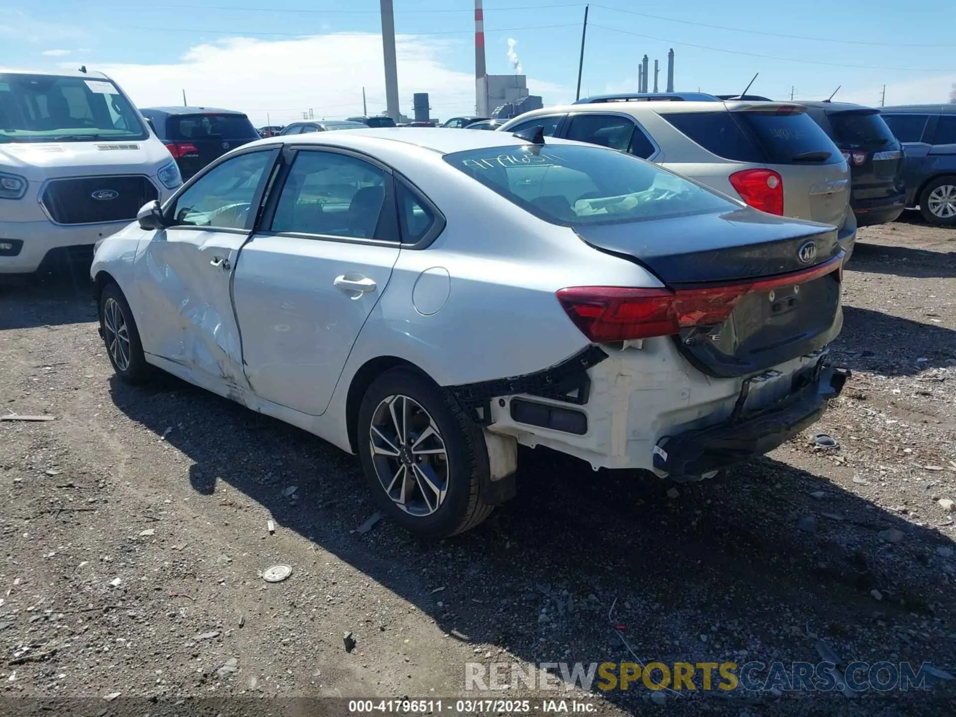 3 Photograph of a damaged car 3KPF24AD1RE757040 KIA FORTE 2024
