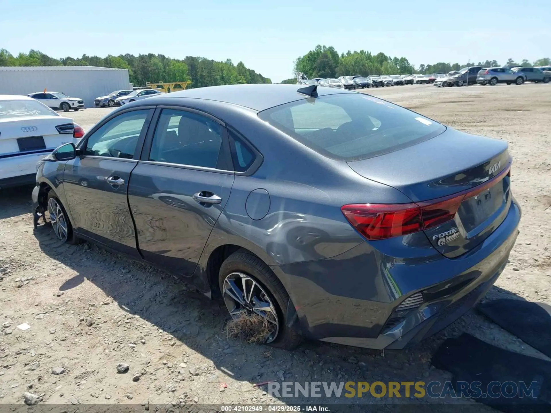 3 Photograph of a damaged car 3KPF24AD1RE758950 KIA FORTE 2024