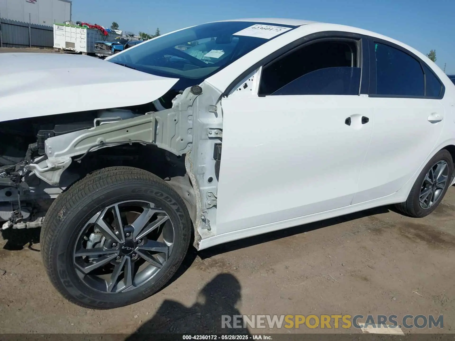 18 Photograph of a damaged car 3KPF24AD1RE763811 KIA FORTE 2024