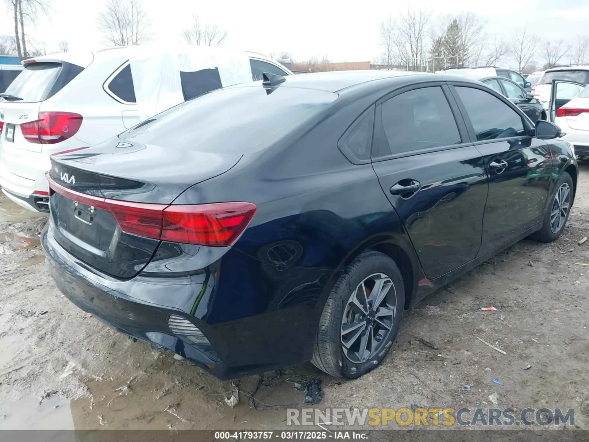 4 Photograph of a damaged car 3KPF24AD1RE779295 KIA FORTE 2024