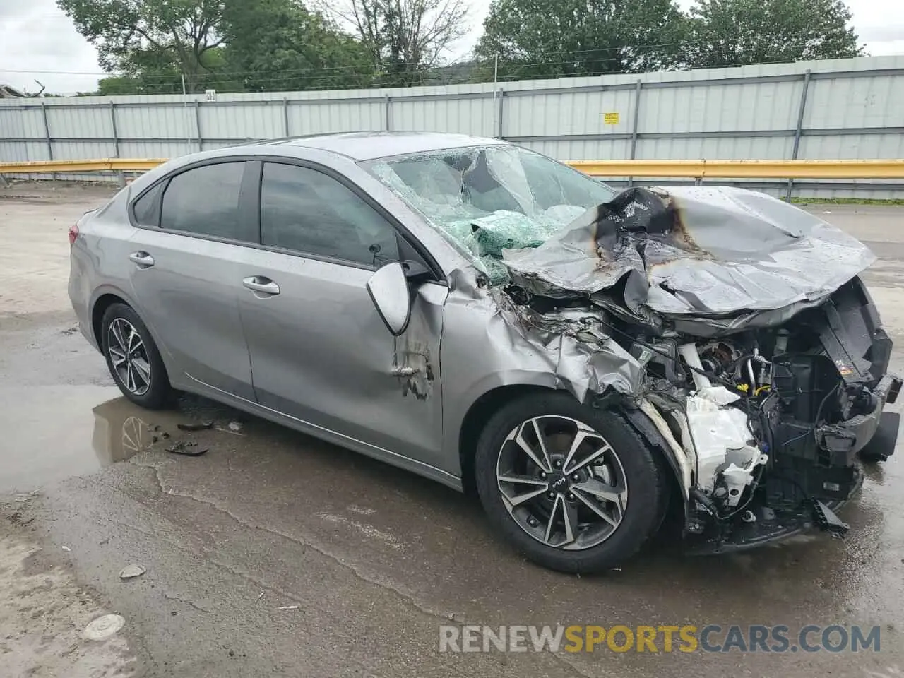 4 Photograph of a damaged car 3KPF24AD2RE722748 KIA FORTE 2024