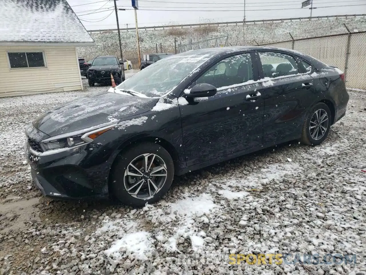 1 Photograph of a damaged car 3KPF24AD2RE731563 KIA FORTE 2024