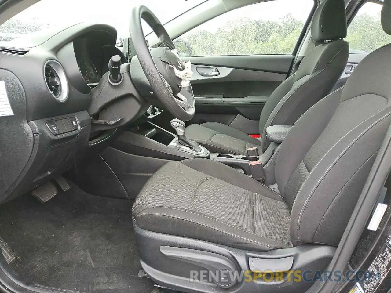 7 Photograph of a damaged car 3KPF24AD2RE747231 KIA FORTE 2024