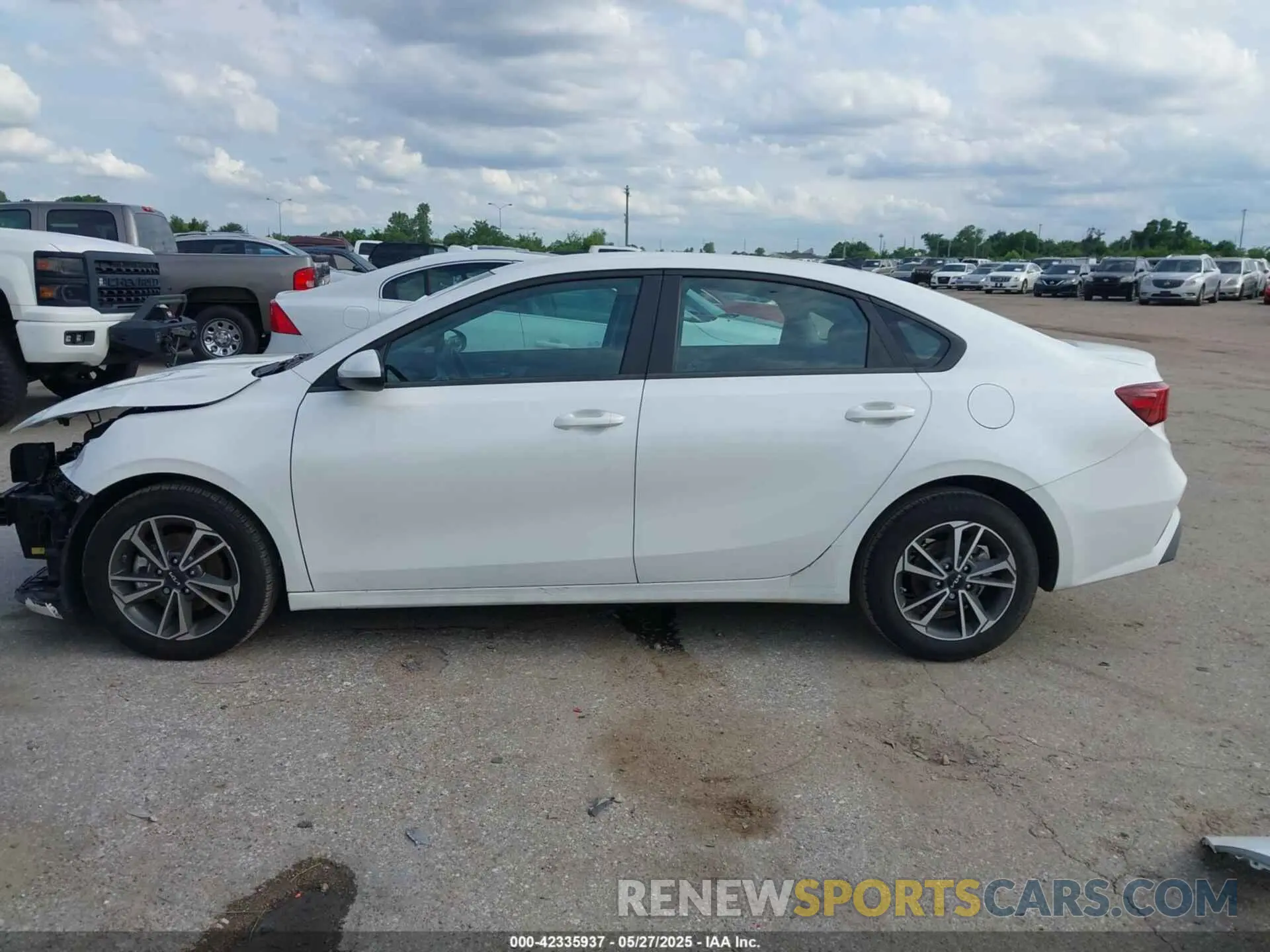 15 Photograph of a damaged car 3KPF24AD2RE763672 KIA FORTE 2024