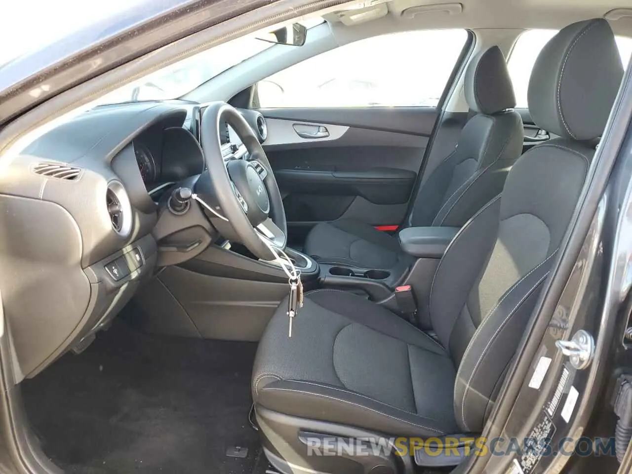 7 Photograph of a damaged car 3KPF24AD2RE799085 KIA FORTE 2024