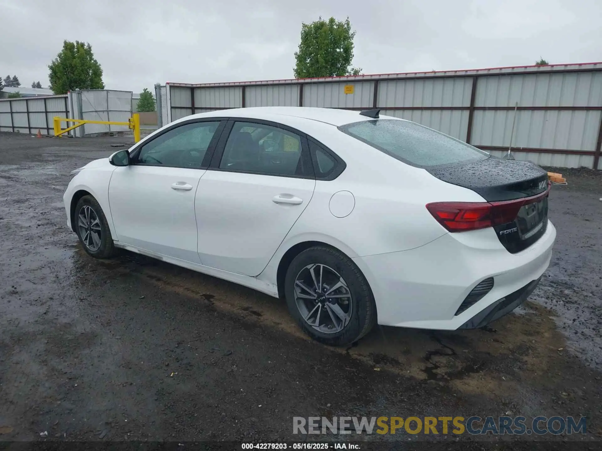 3 Photograph of a damaged car 3KPF24AD3RE771831 KIA FORTE 2024