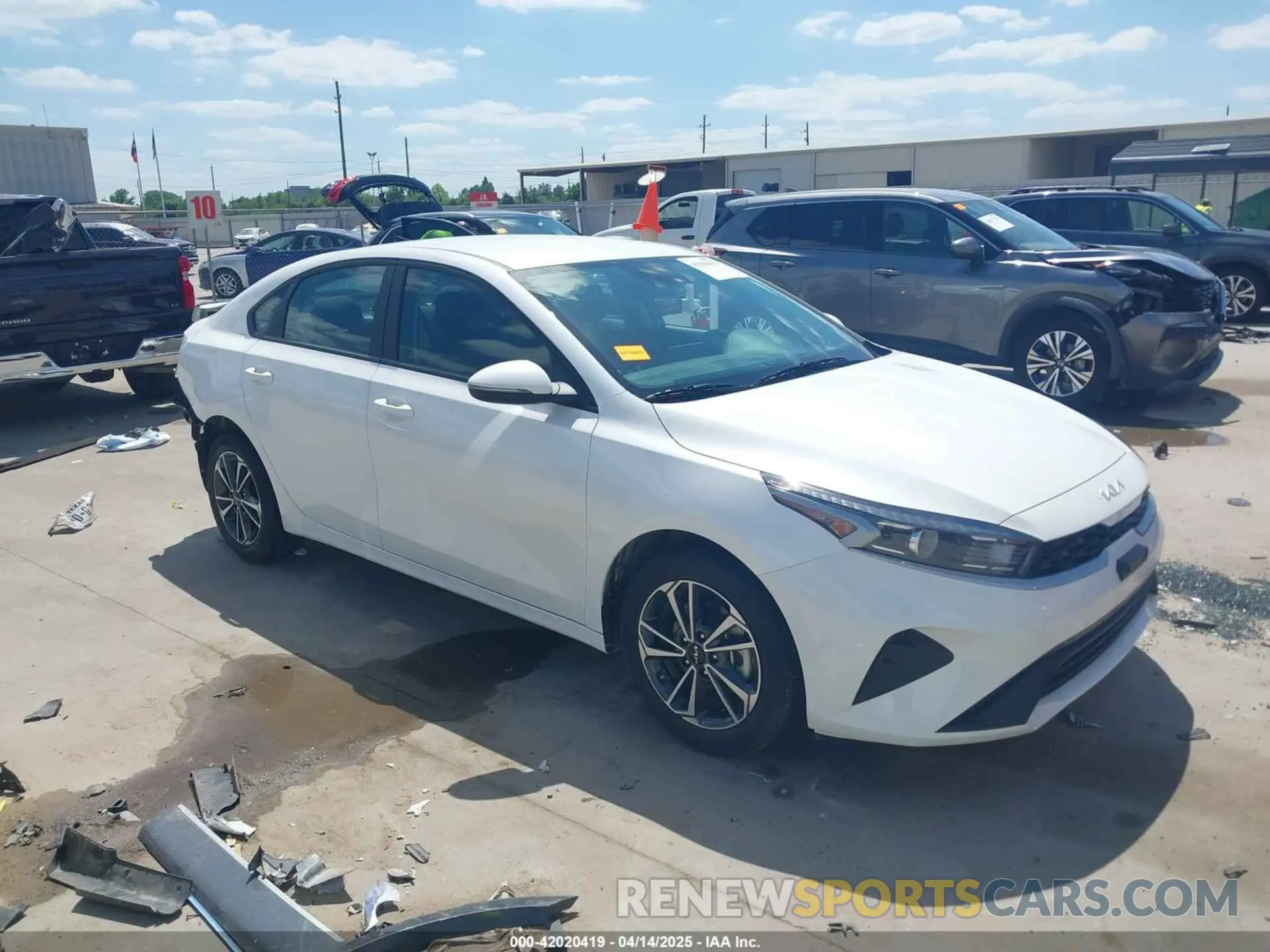 1 Photograph of a damaged car 3KPF24AD3RE797023 KIA FORTE 2024