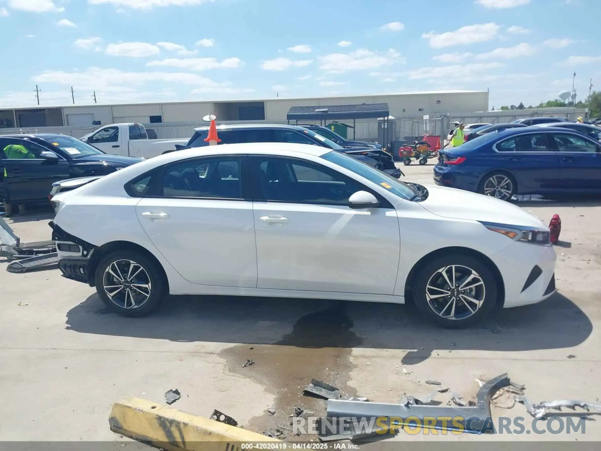 14 Photograph of a damaged car 3KPF24AD3RE797023 KIA FORTE 2024