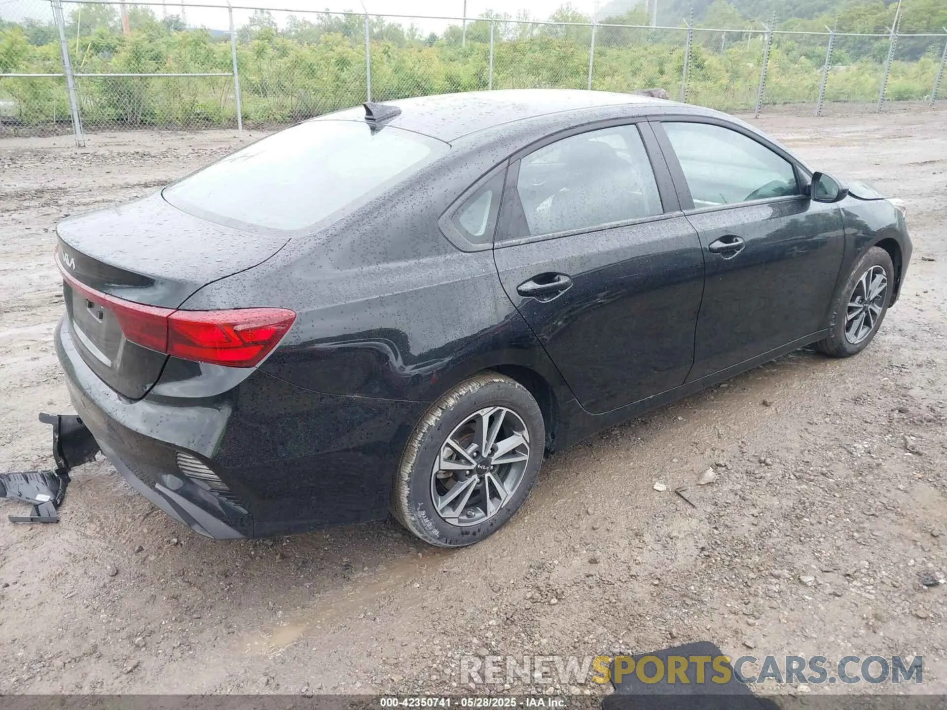 4 Photograph of a damaged car 3KPF24AD3RE804925 KIA FORTE 2024