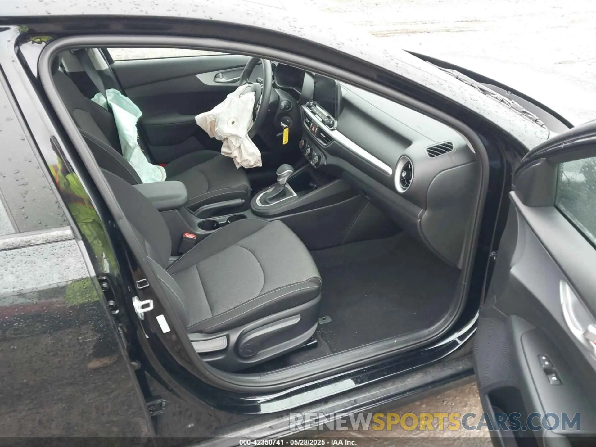 5 Photograph of a damaged car 3KPF24AD3RE804925 KIA FORTE 2024