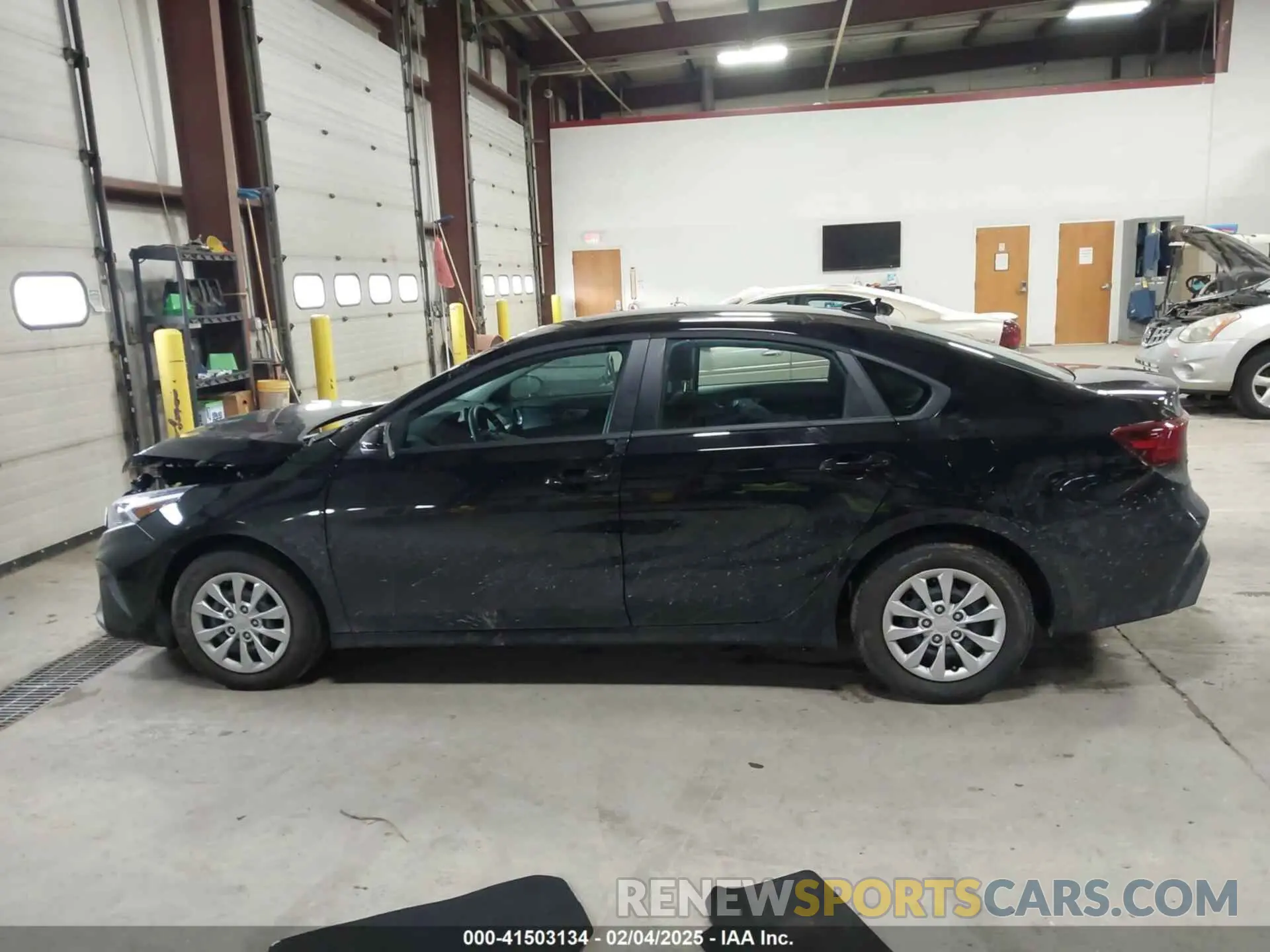 14 Photograph of a damaged car 3KPF24AD3RE812233 KIA FORTE 2024