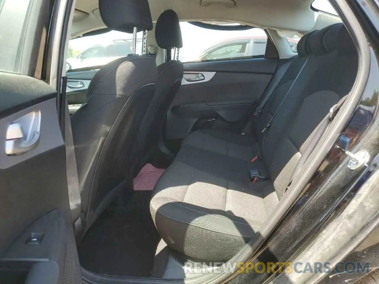 10 Photograph of a damaged car 3KPF24AD3RE814323 KIA FORTE 2024