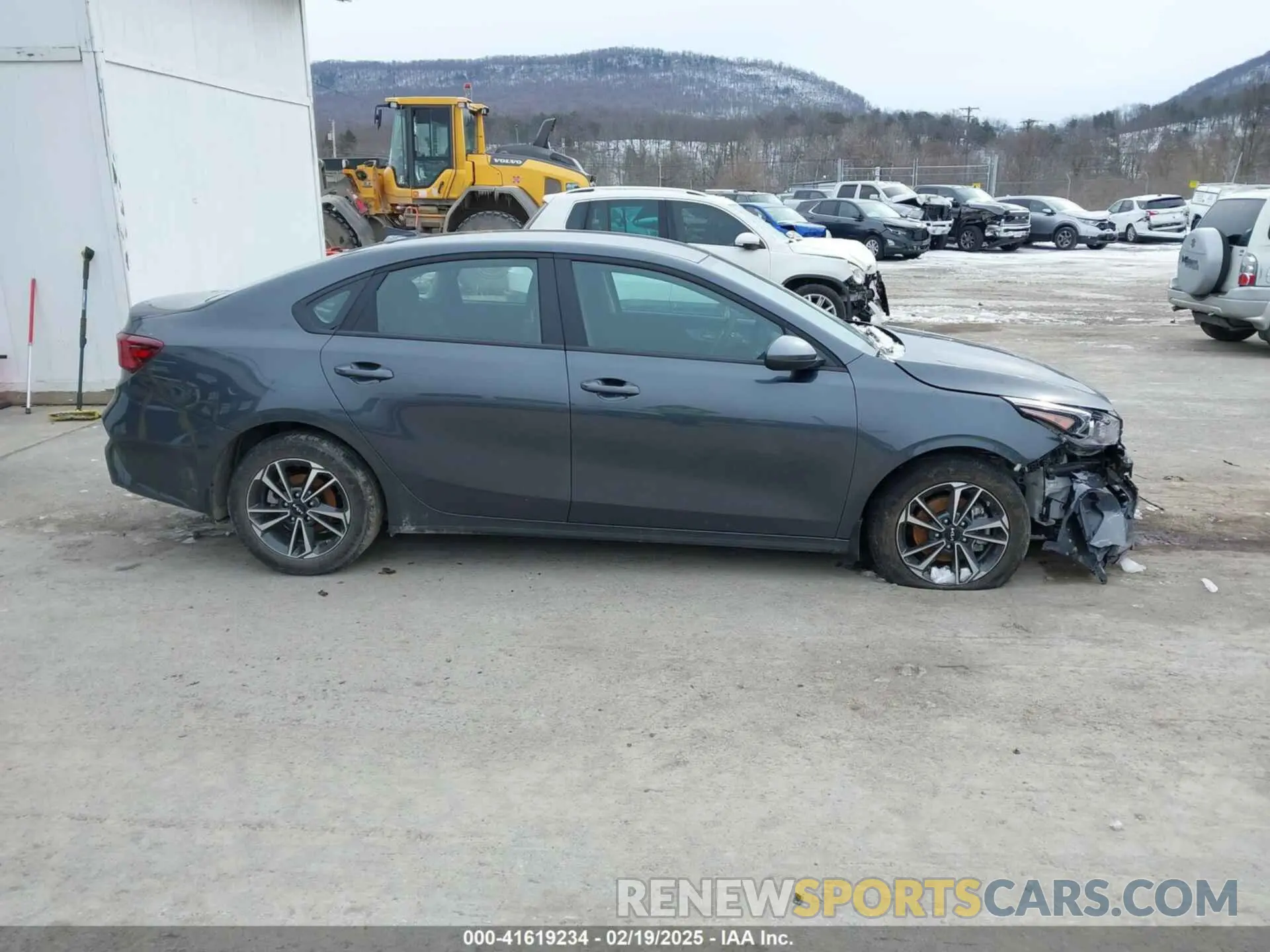 13 Photograph of a damaged car 3KPF24AD3RE816900 KIA FORTE 2024
