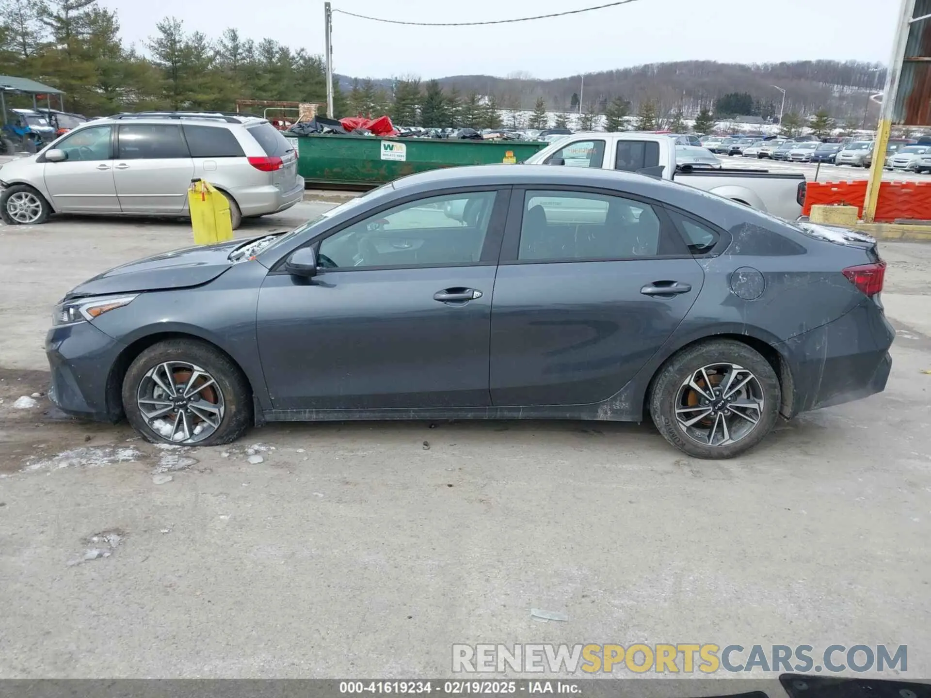 14 Photograph of a damaged car 3KPF24AD3RE816900 KIA FORTE 2024