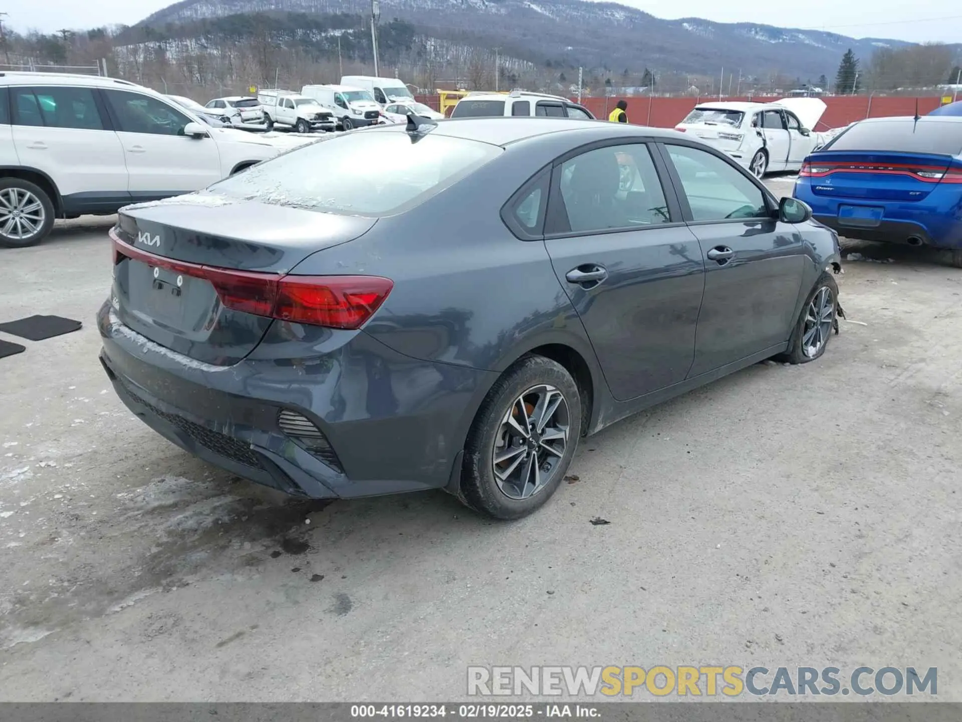 4 Photograph of a damaged car 3KPF24AD3RE816900 KIA FORTE 2024