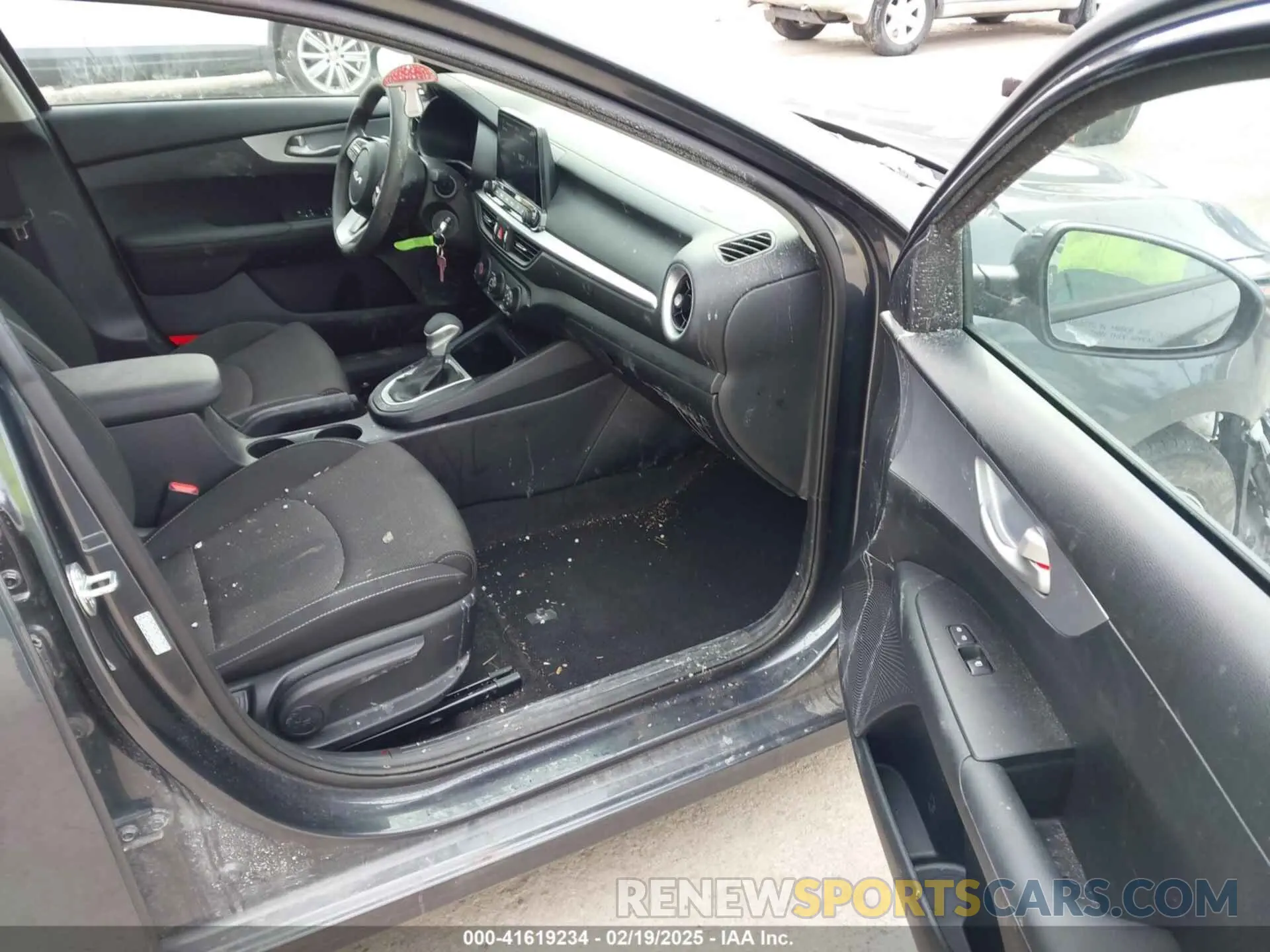 5 Photograph of a damaged car 3KPF24AD3RE816900 KIA FORTE 2024