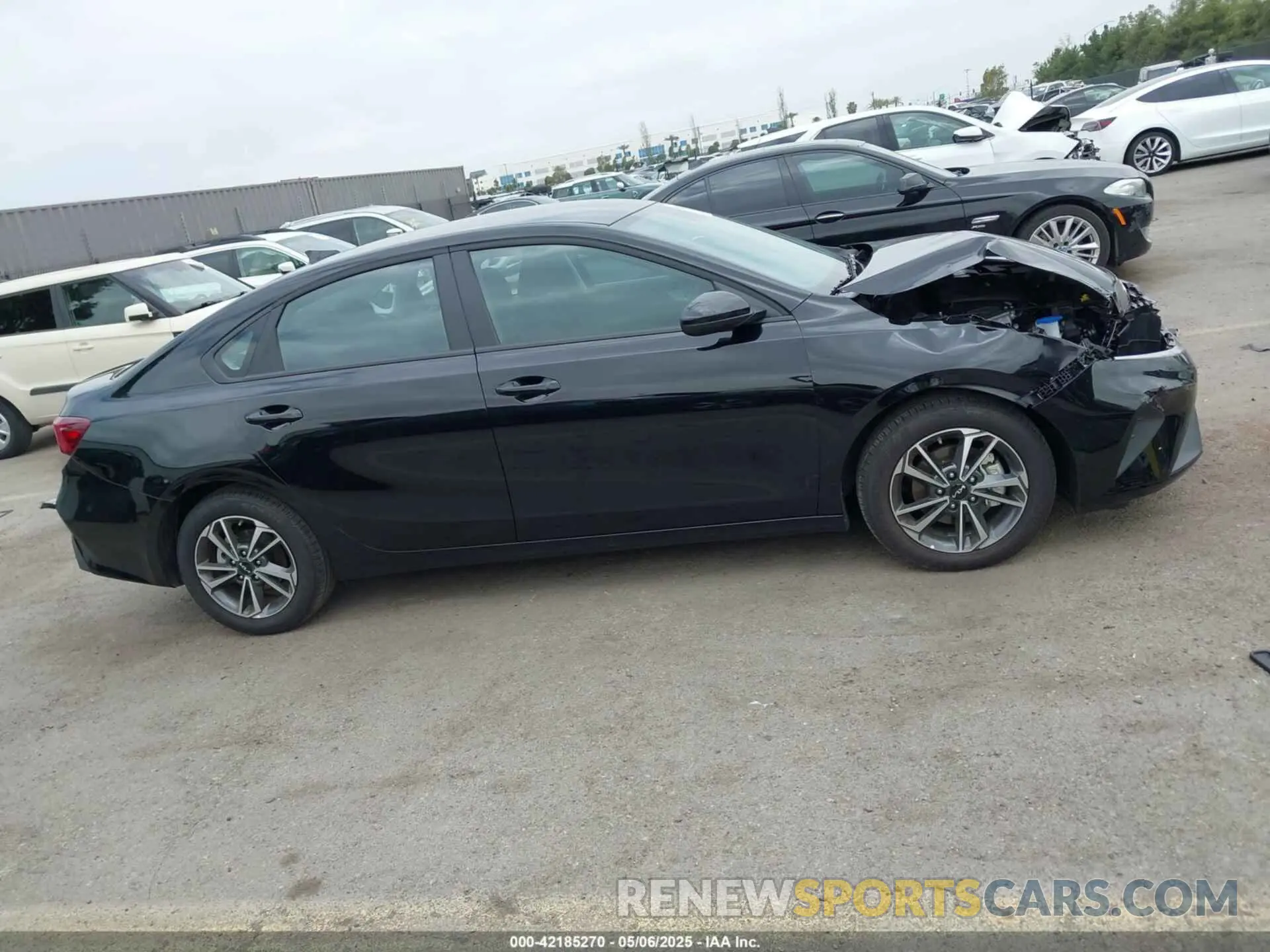 14 Photograph of a damaged car 3KPF24AD3RE817366 KIA FORTE 2024