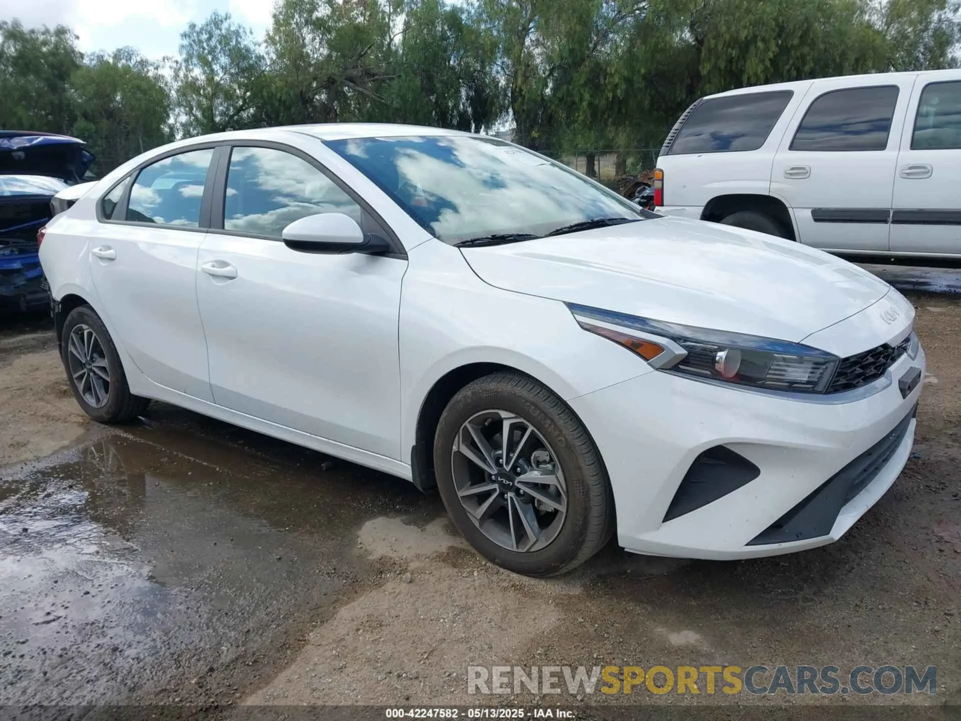 1 Photograph of a damaged car 3KPF24AD3RE819344 KIA FORTE 2024