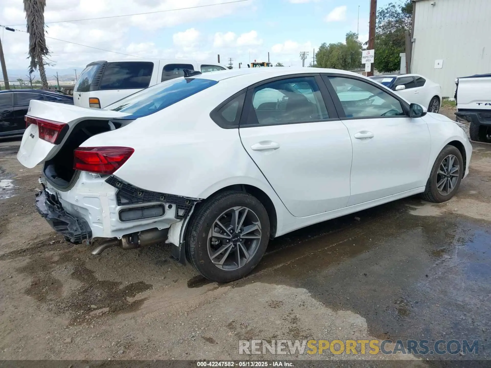4 Photograph of a damaged car 3KPF24AD3RE819344 KIA FORTE 2024