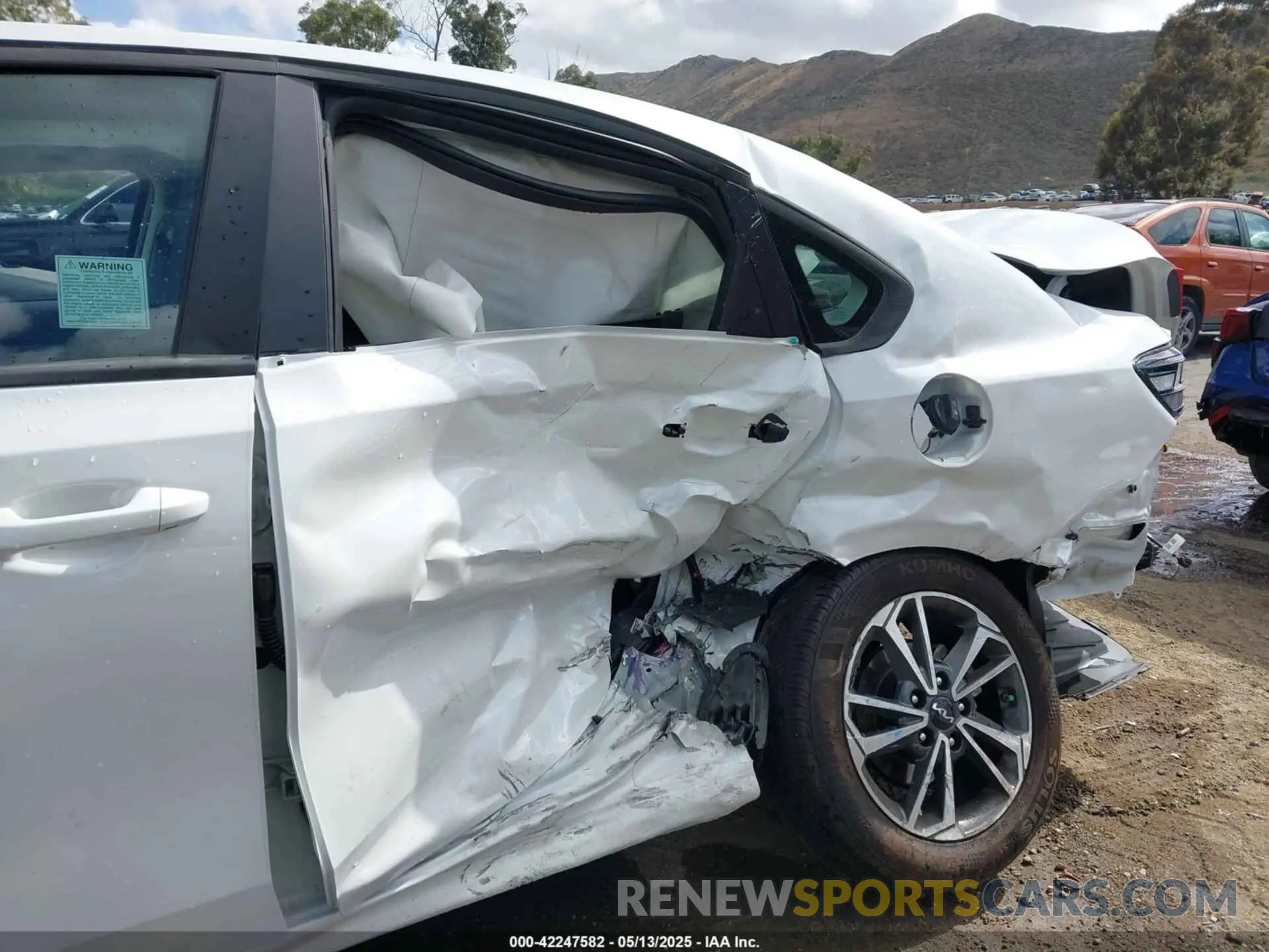 6 Photograph of a damaged car 3KPF24AD3RE819344 KIA FORTE 2024