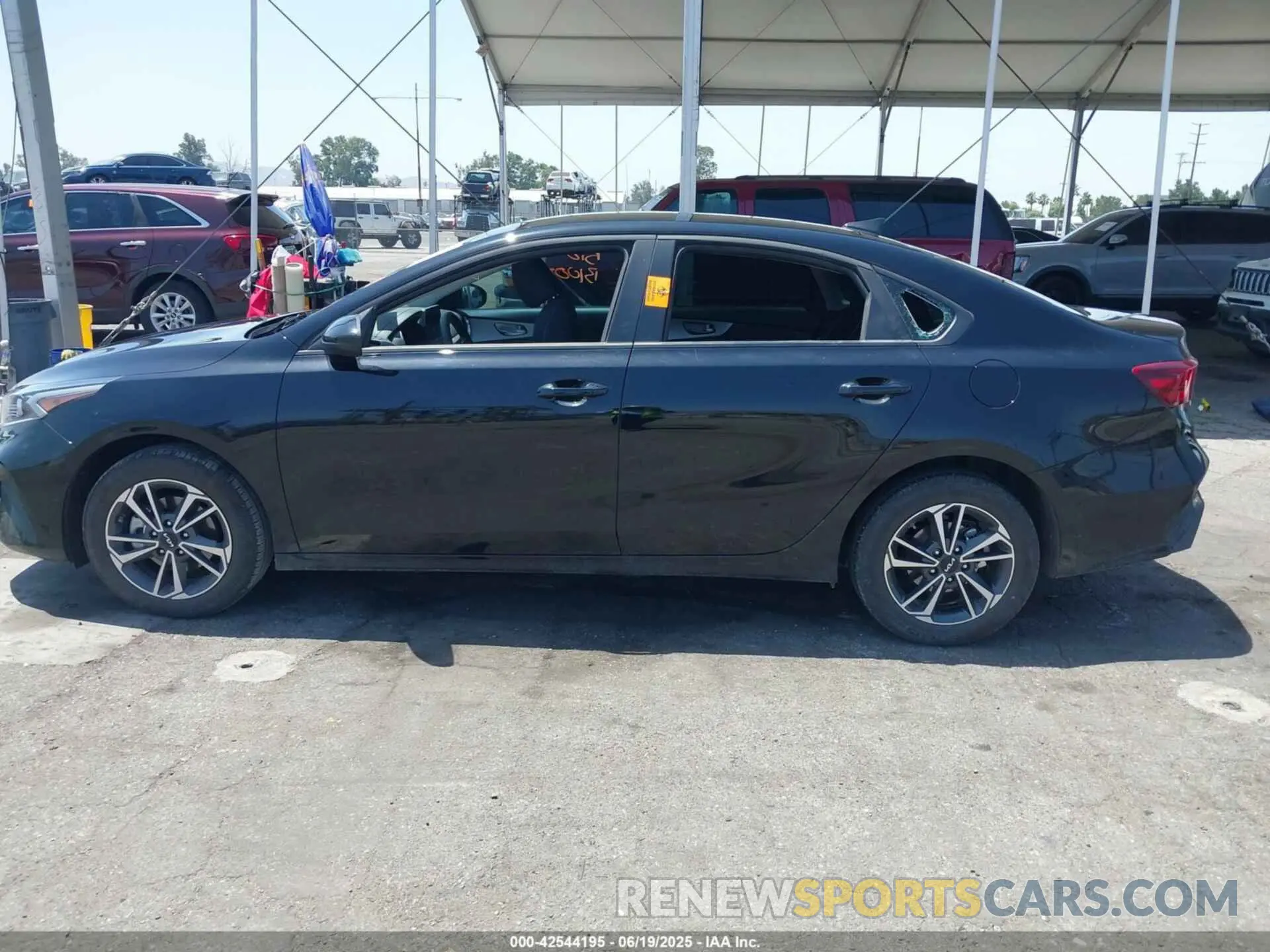 14 Photograph of a damaged car 3KPF24AD3RE836645 KIA FORTE 2024
