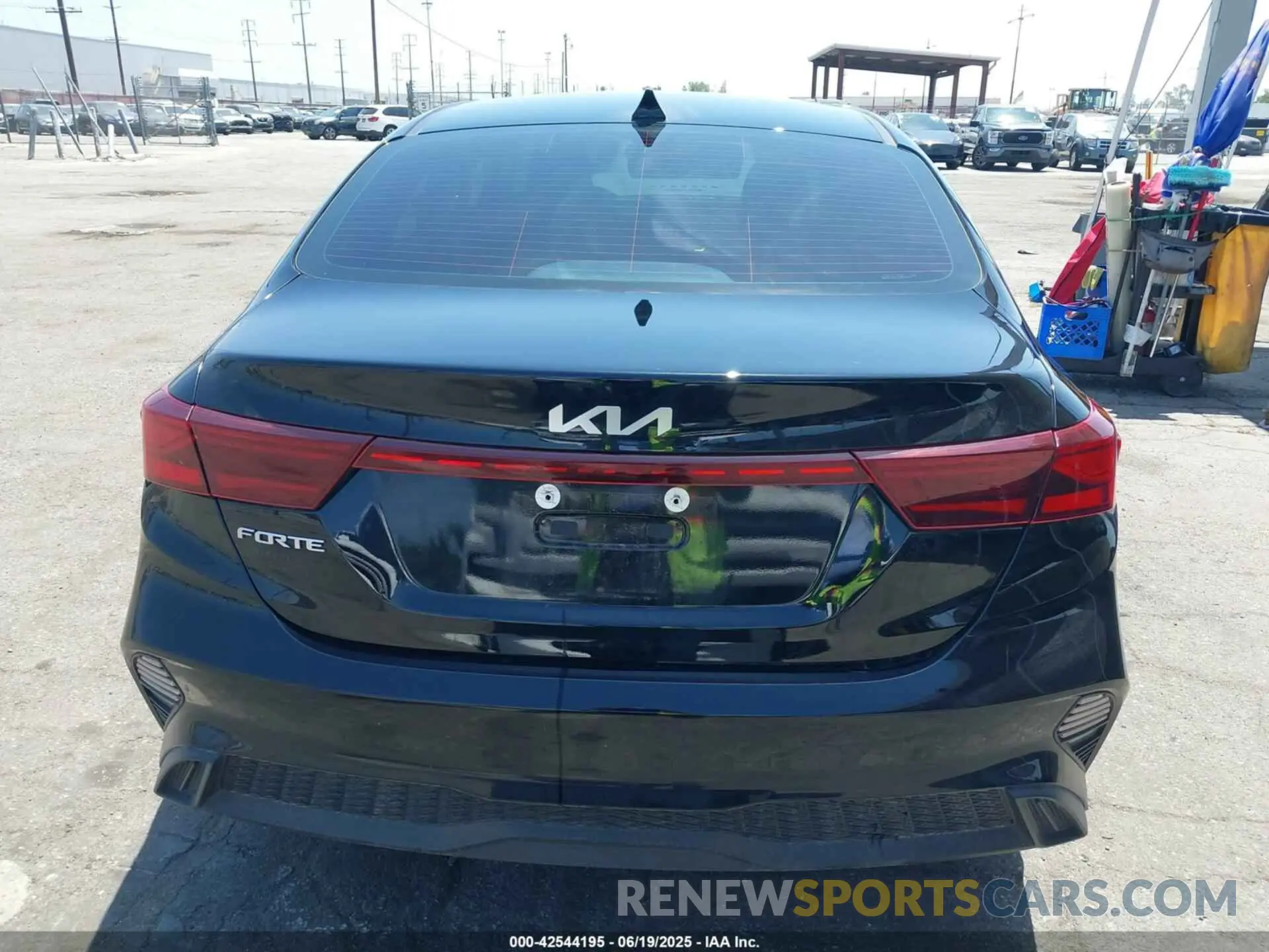 16 Photograph of a damaged car 3KPF24AD3RE836645 KIA FORTE 2024