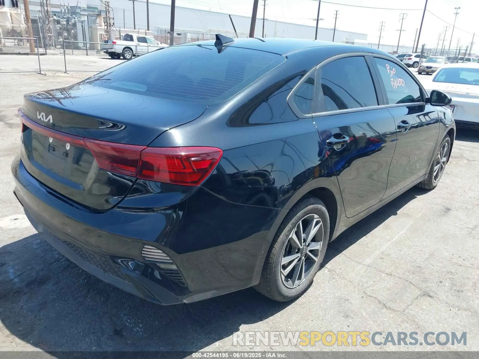 4 Photograph of a damaged car 3KPF24AD3RE836645 KIA FORTE 2024