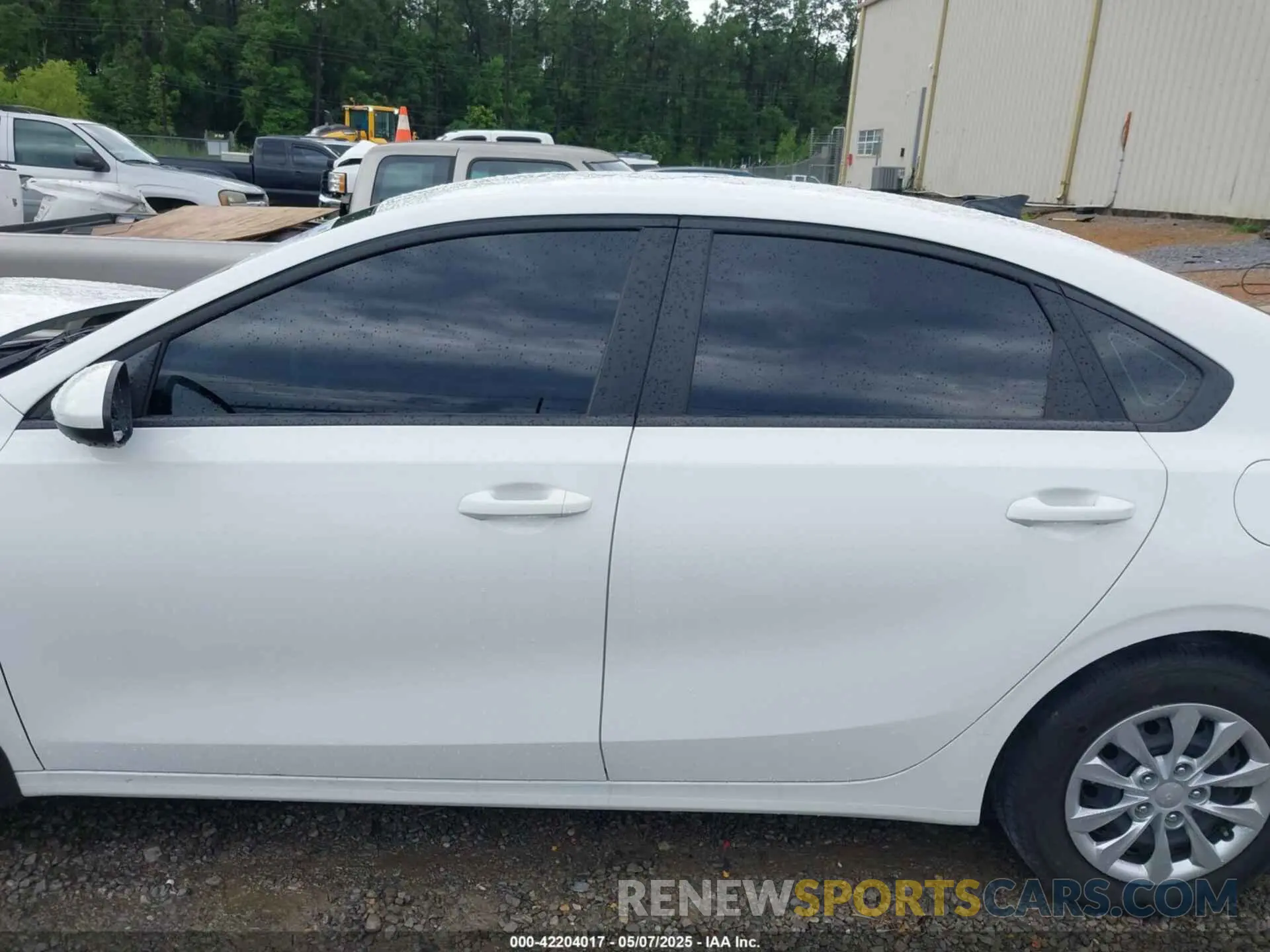 15 Photograph of a damaged car 3KPF24AD4RE705059 KIA FORTE 2024