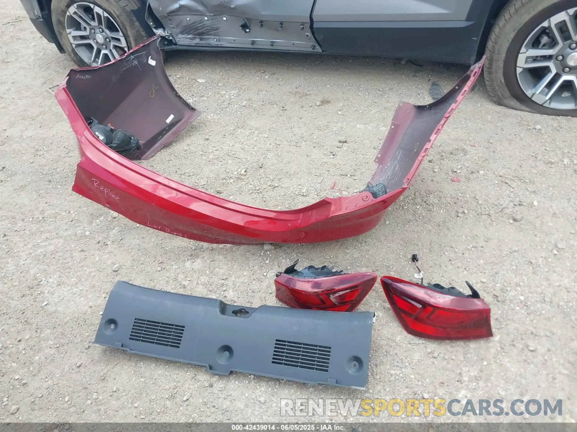 12 Photograph of a damaged car 3KPF24AD4RE712481 KIA FORTE 2024