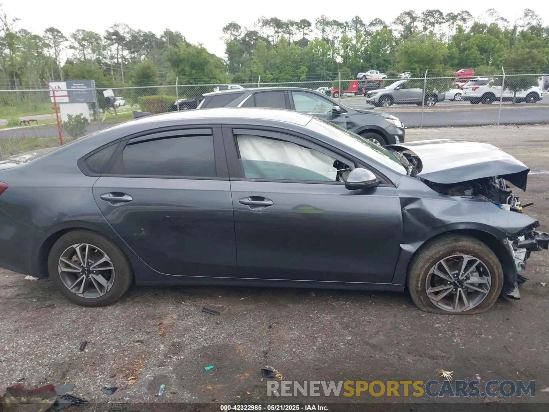 13 Photograph of a damaged car 3KPF24AD4RE733346 KIA FORTE 2024