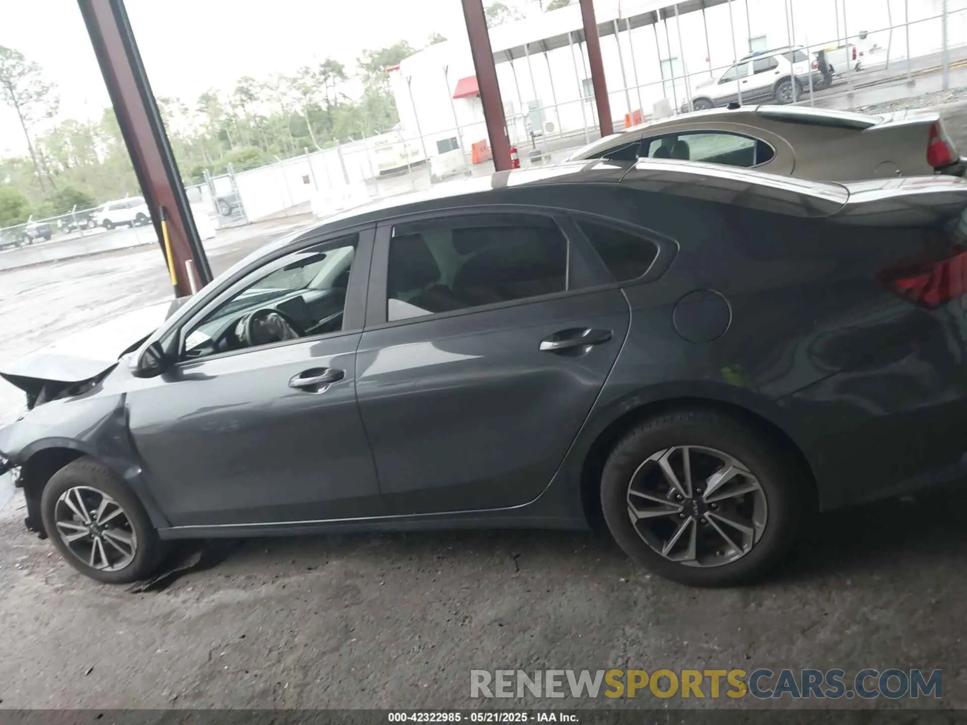 14 Photograph of a damaged car 3KPF24AD4RE733346 KIA FORTE 2024