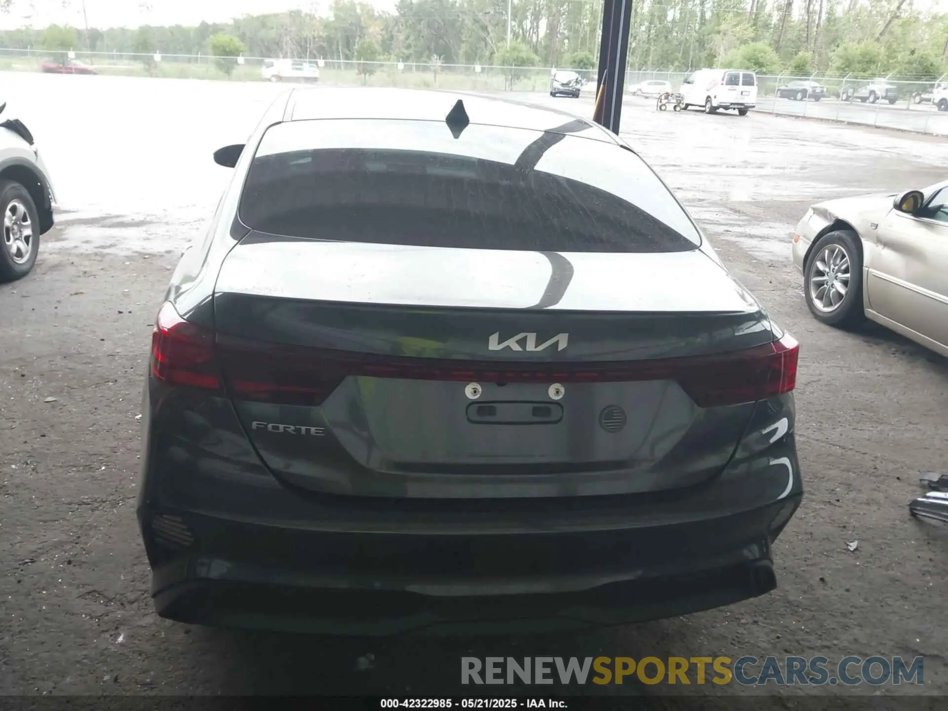 16 Photograph of a damaged car 3KPF24AD4RE733346 KIA FORTE 2024