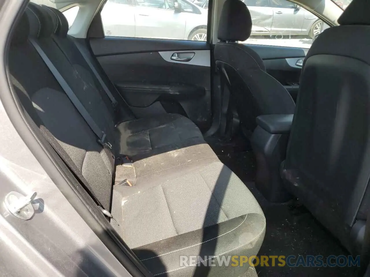 10 Photograph of a damaged car 3KPF24AD4RE733654 KIA FORTE 2024