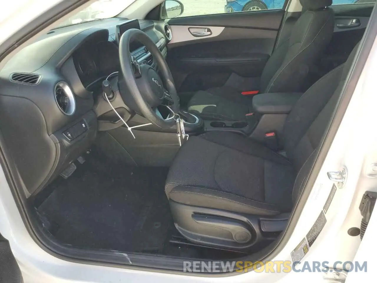 7 Photograph of a damaged car 3KPF24AD4RE744427 KIA FORTE 2024