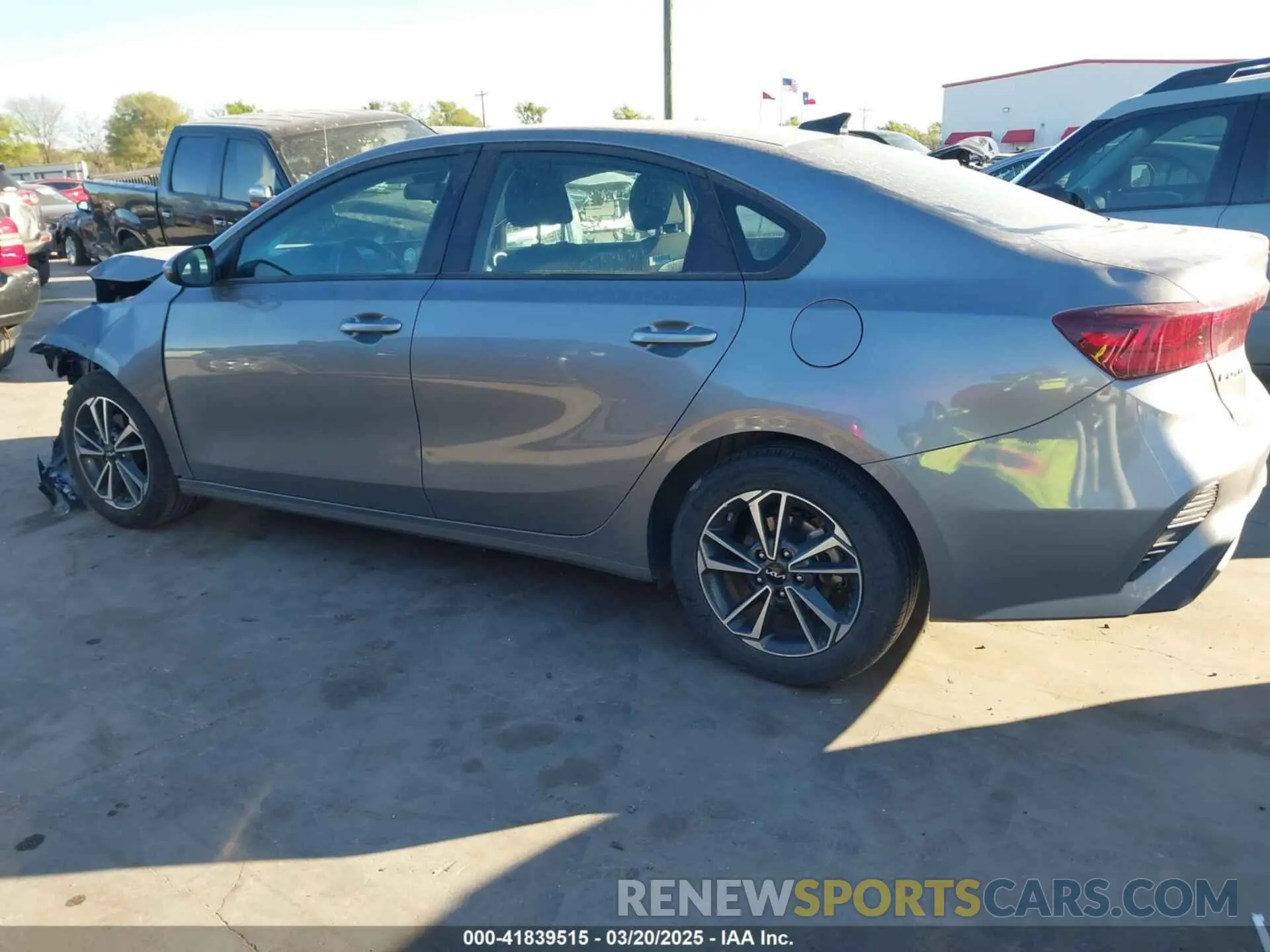 3 Photograph of a damaged car 3KPF24AD4RE752995 KIA FORTE 2024