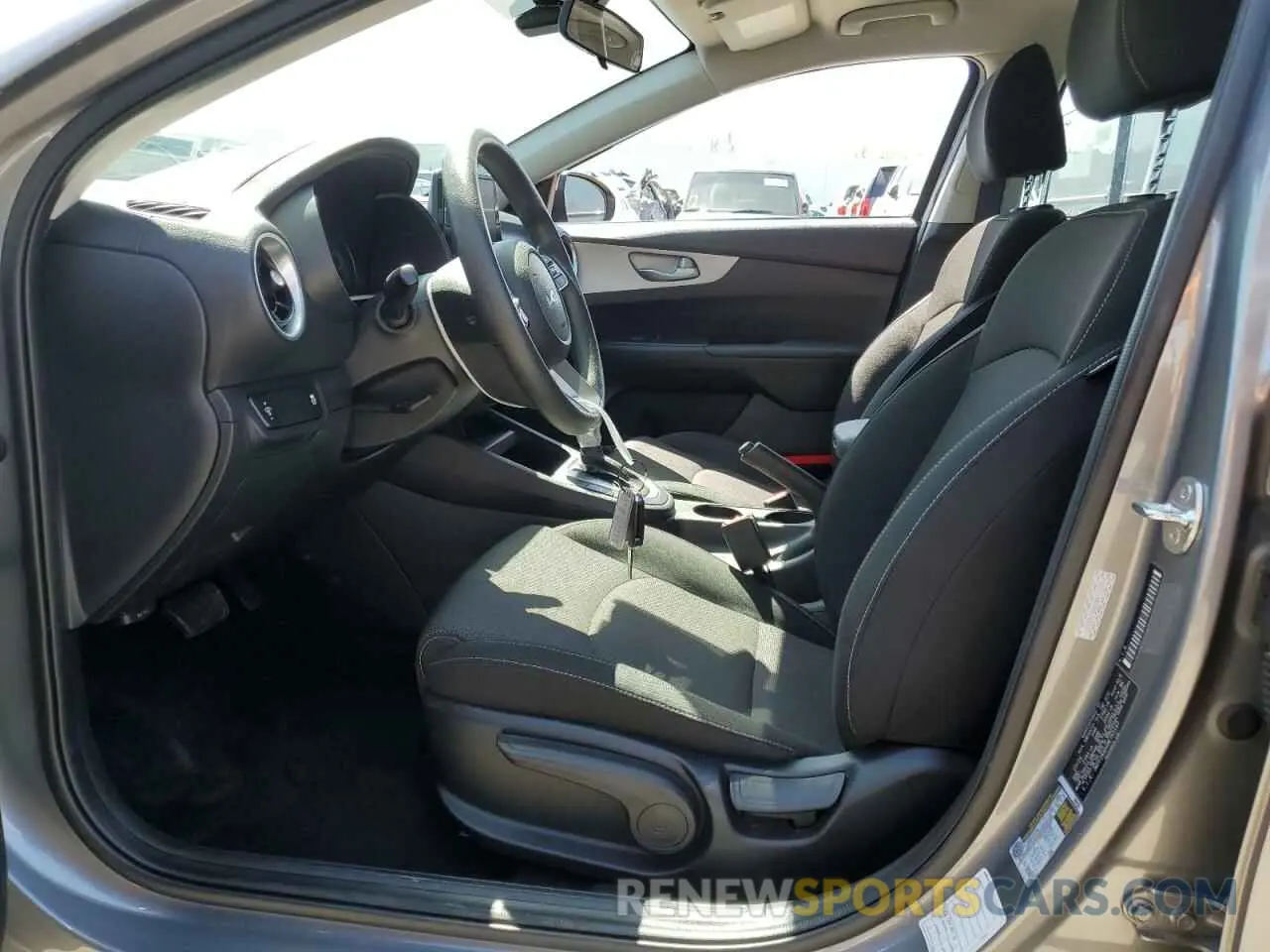 7 Photograph of a damaged car 3KPF24AD4RE765147 KIA FORTE 2024